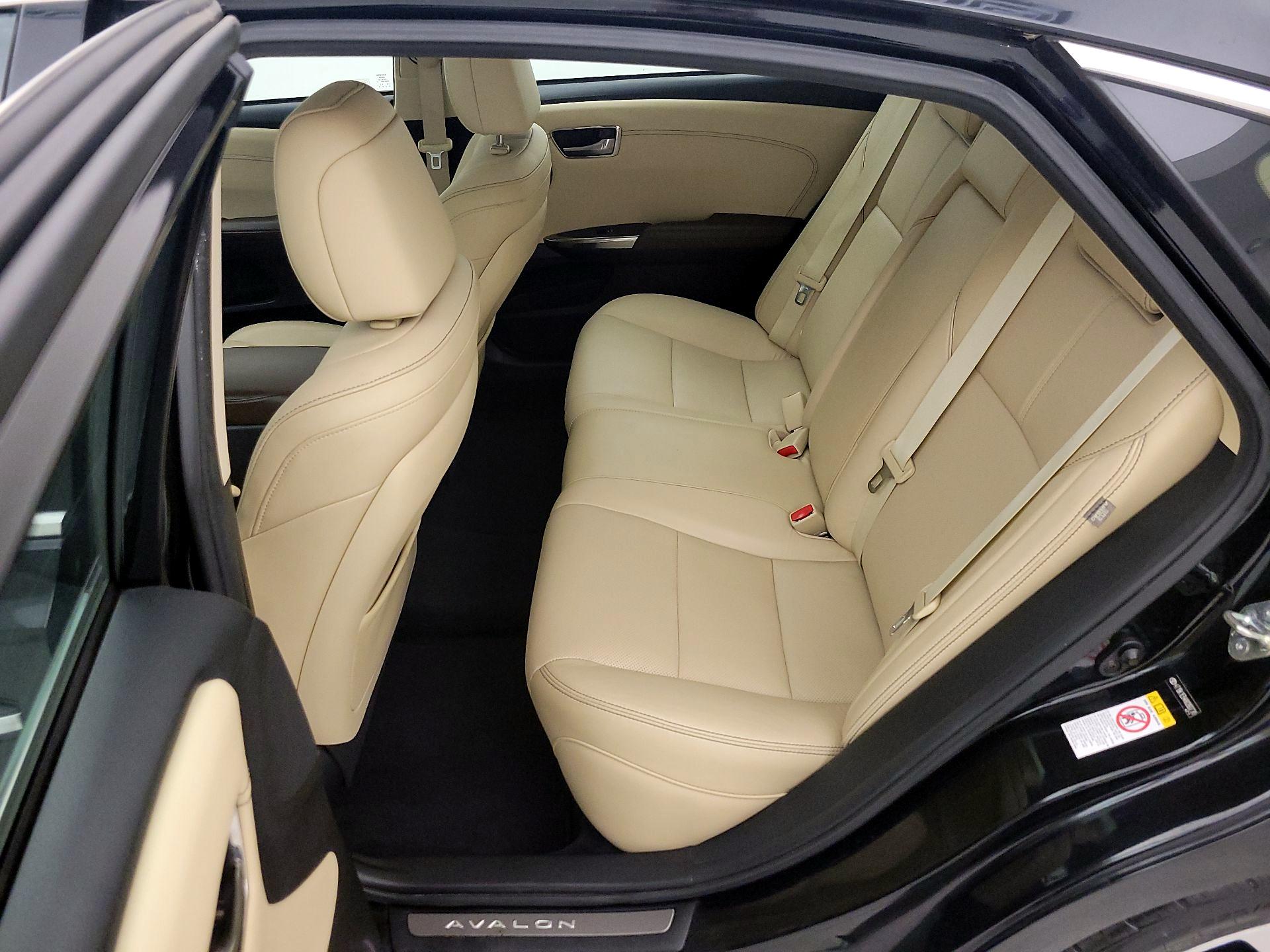 Thumbnail: 2017 Toyota Avalon - 19