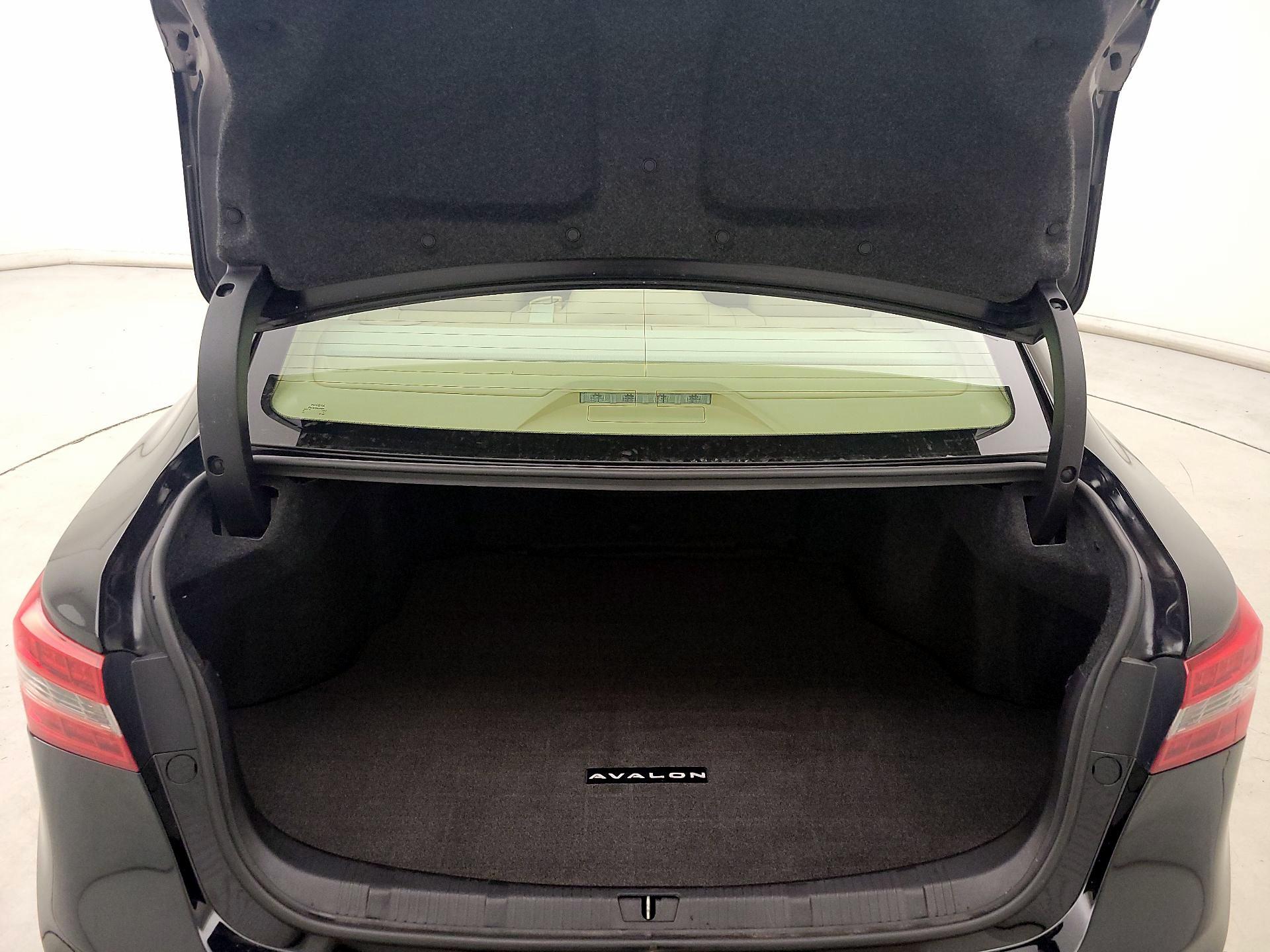 Thumbnail: 2017 Toyota Avalon - 20