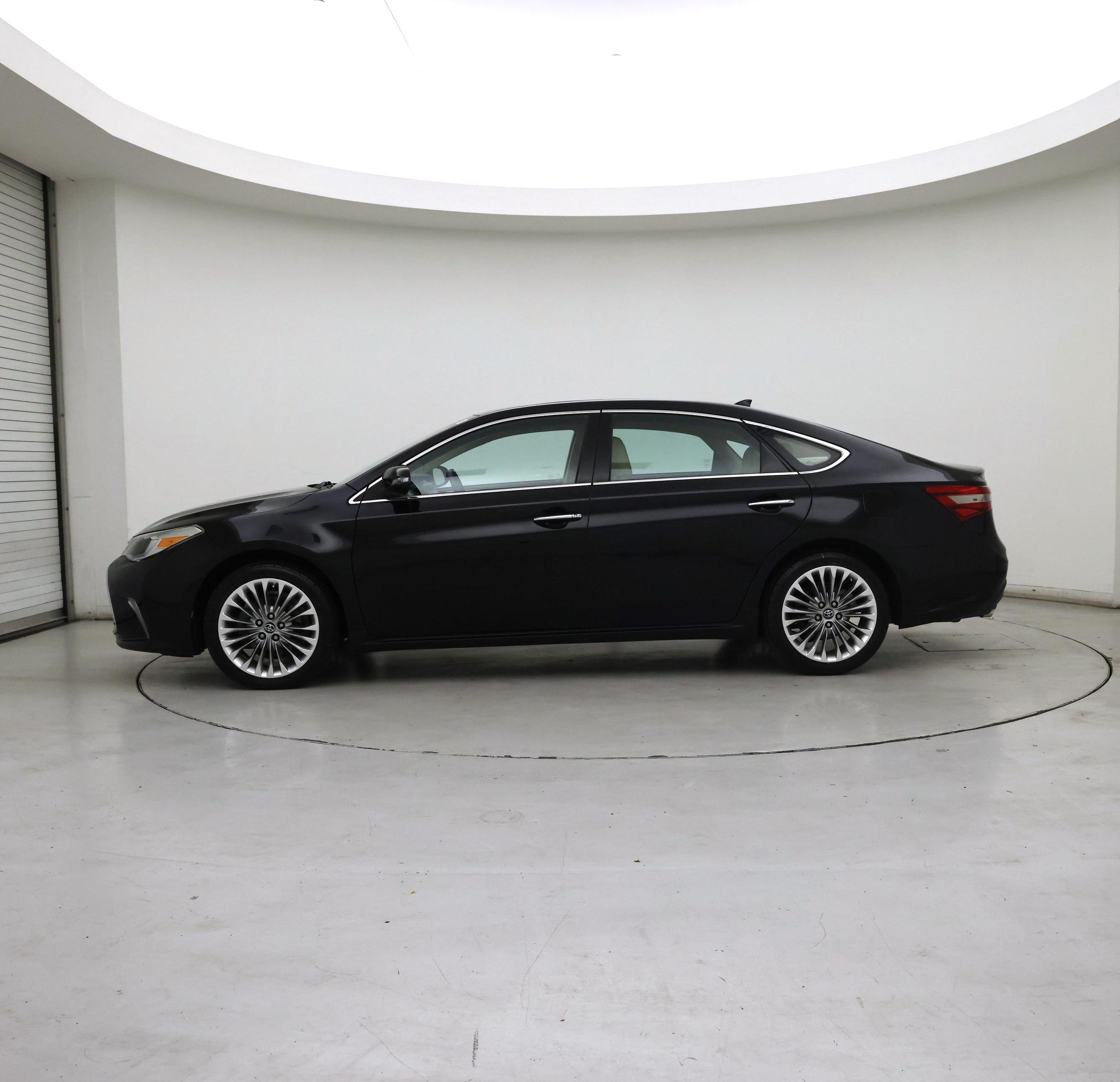 Thumbnail: 2017 Toyota Avalon - 3