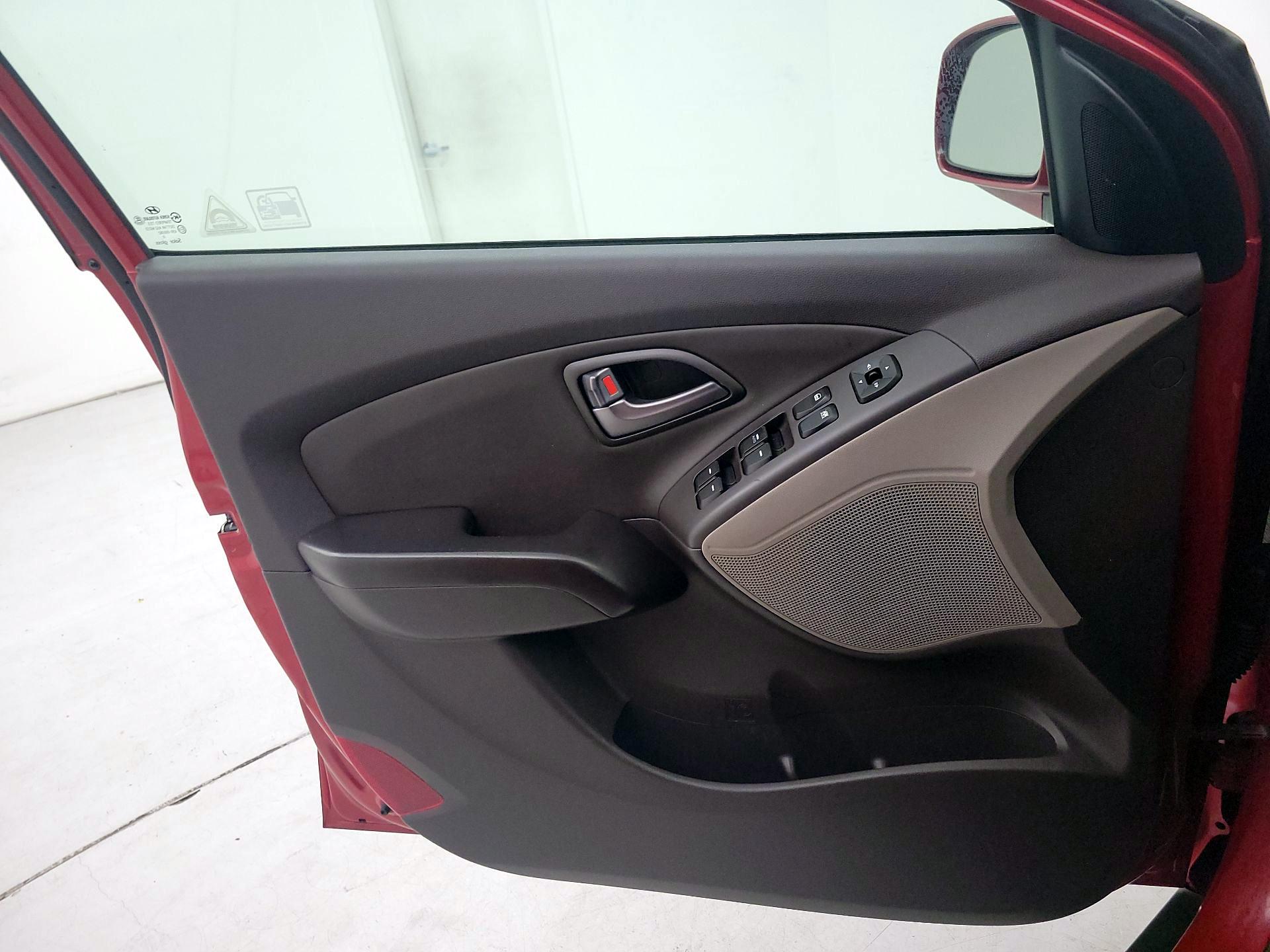 Thumbnail: 2014 Hyundai Tucson - 12