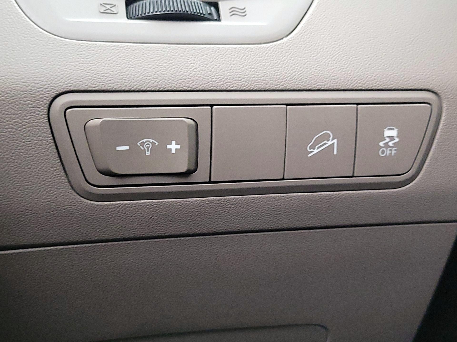 Thumbnail: 2014 Hyundai Tucson - 13