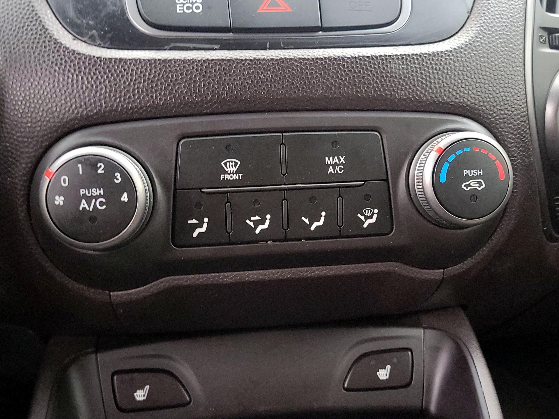 Thumbnail: 2014 Hyundai Tucson - 16