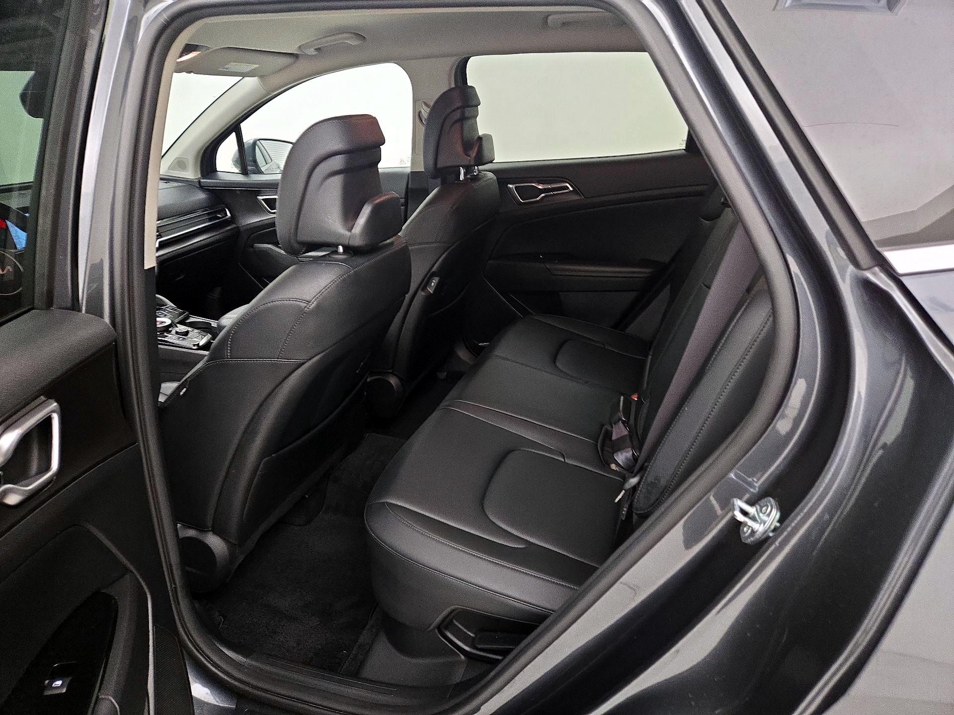 Thumbnail: 2023 Kia Sportage - 20