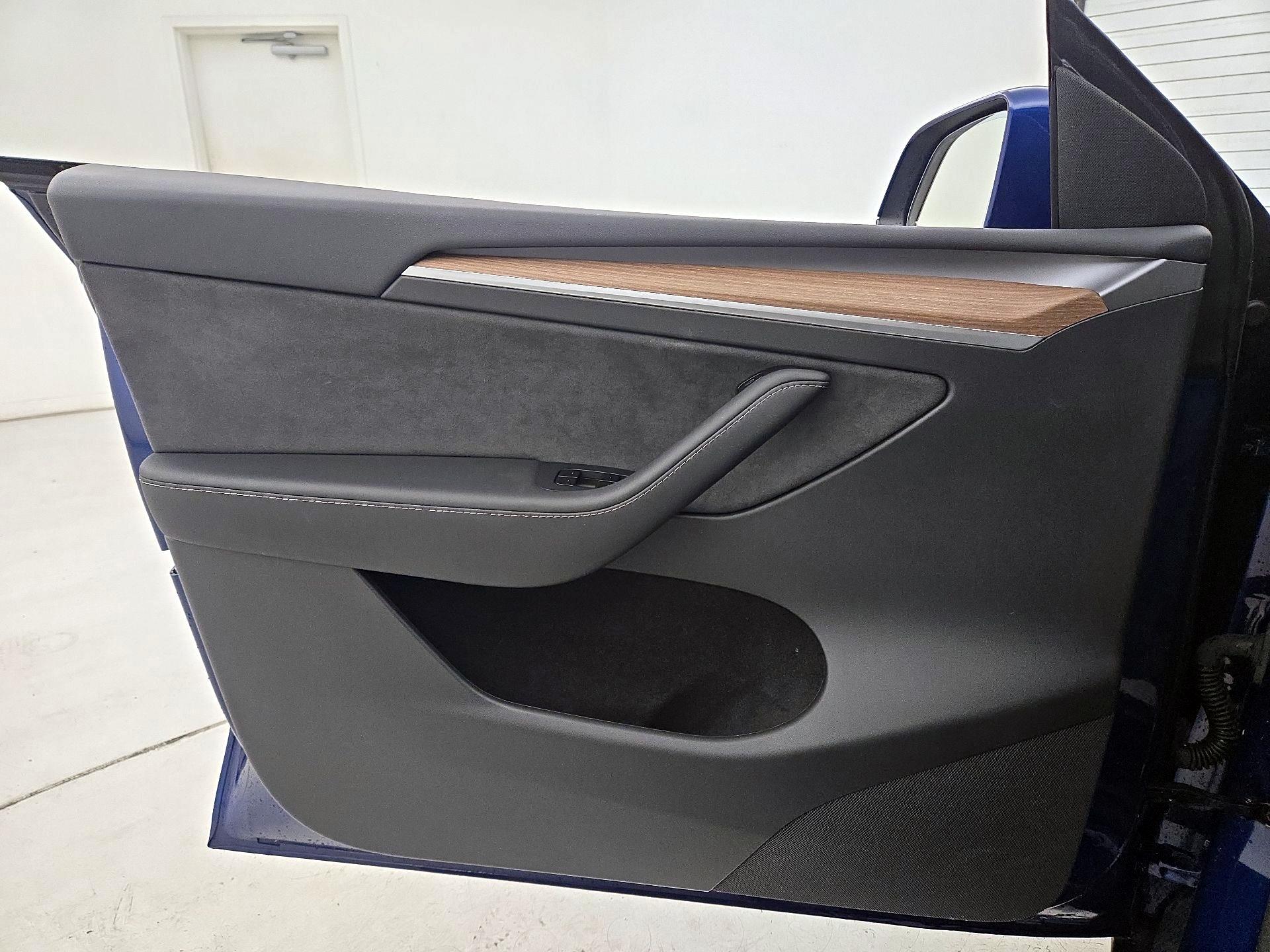 Thumbnail: 2025 Tesla Model Y - 12