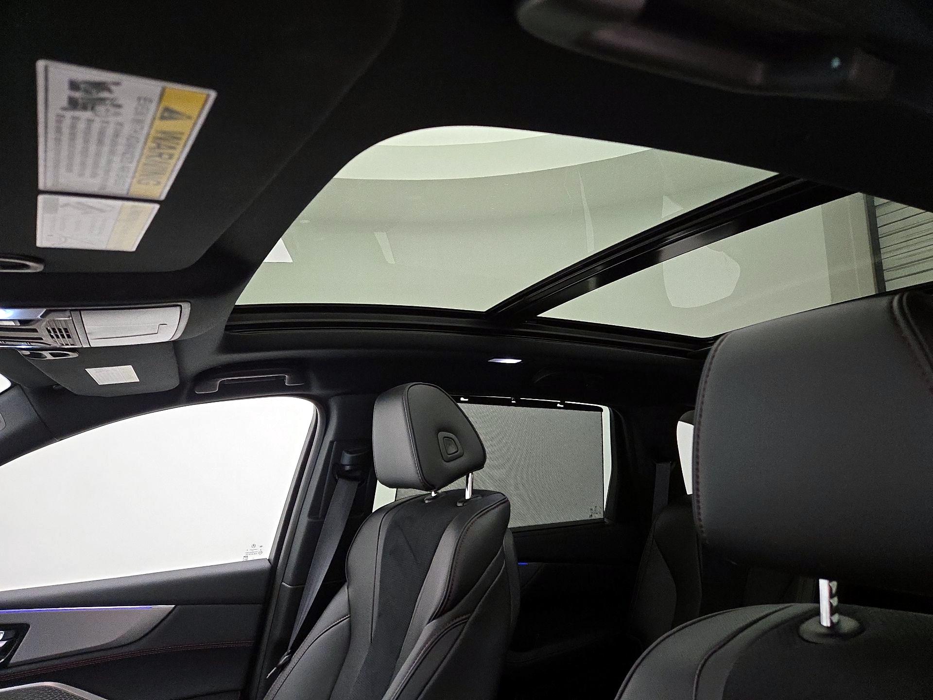 Thumbnail: 2023 Acura MDX - 19