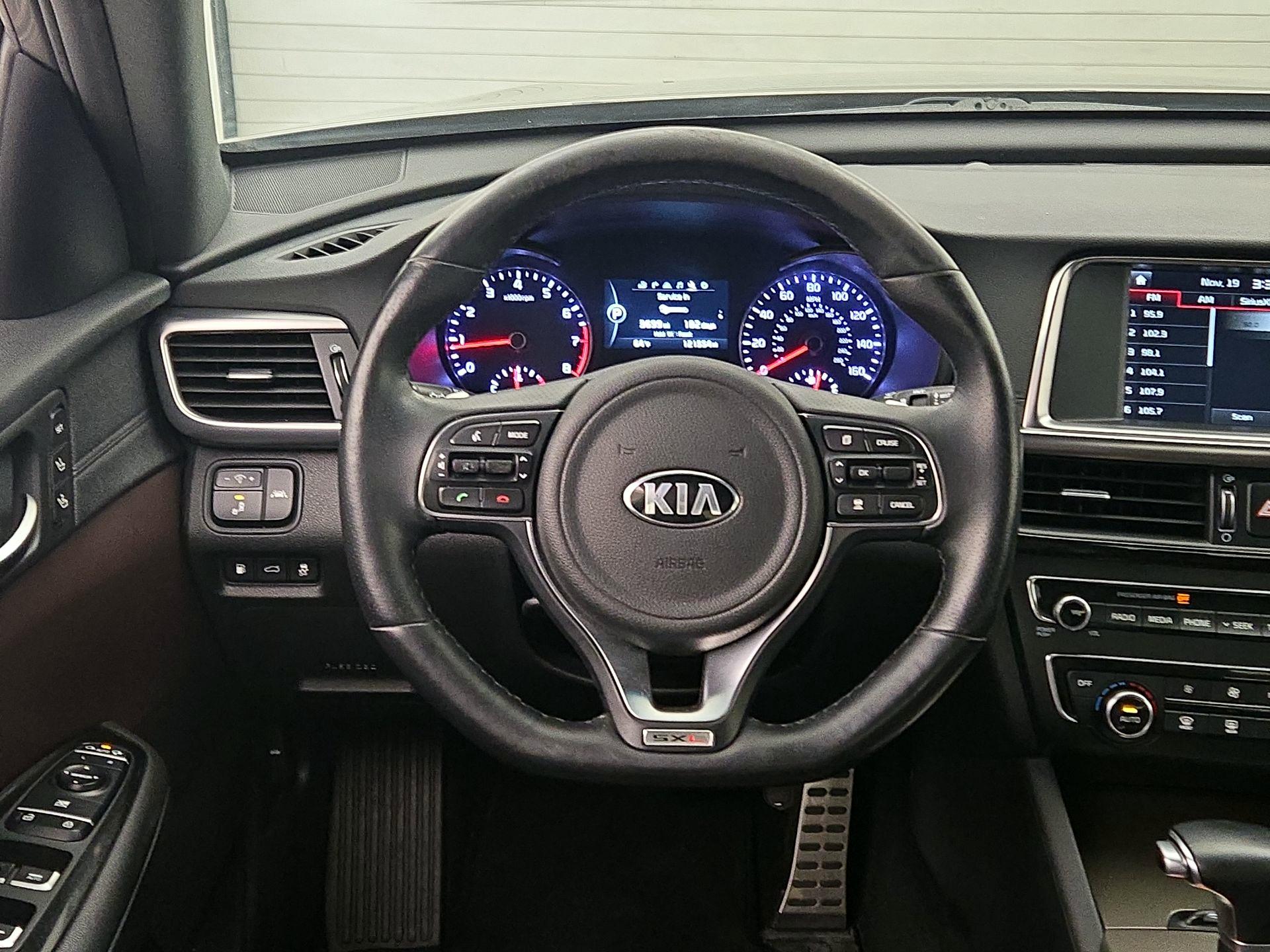 Thumbnail: 2016 Kia Optima - 10