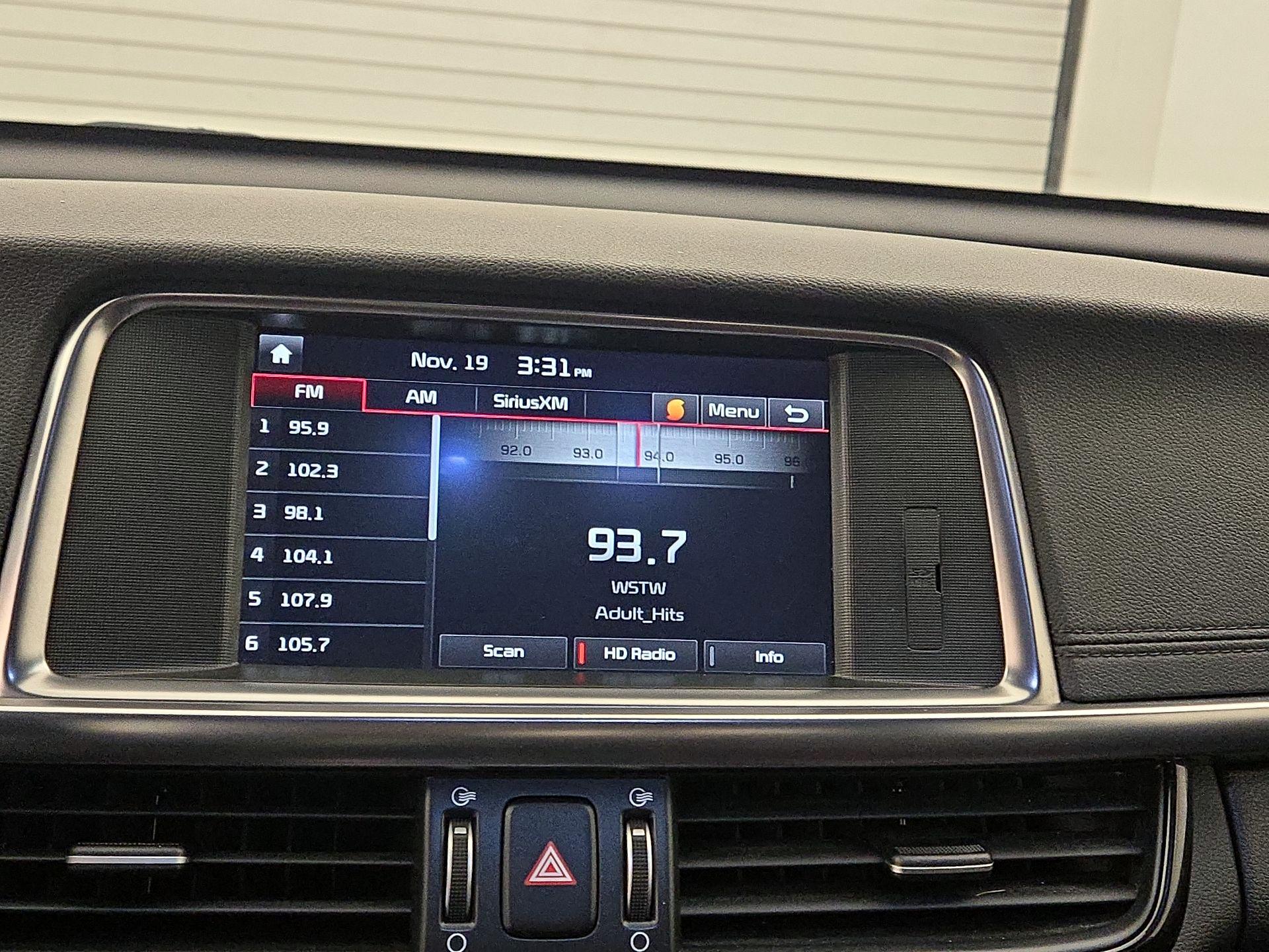 Thumbnail: 2016 Kia Optima - 15