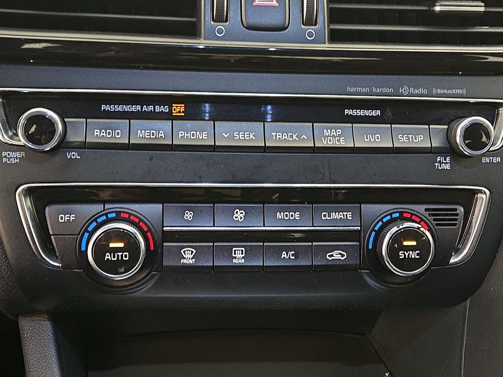 Thumbnail: 2016 Kia Optima - 16