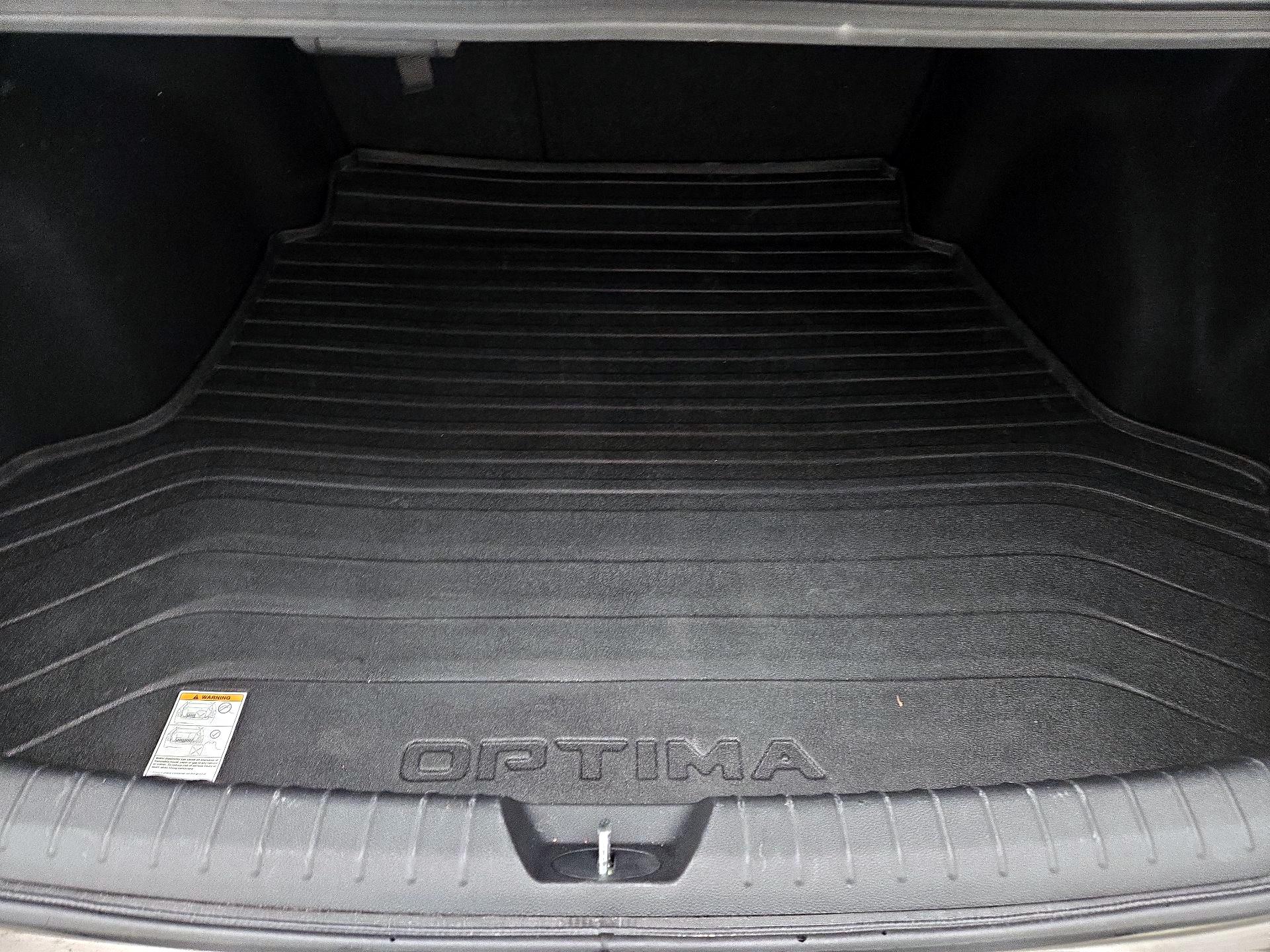 Thumbnail: 2016 Kia Optima - 19