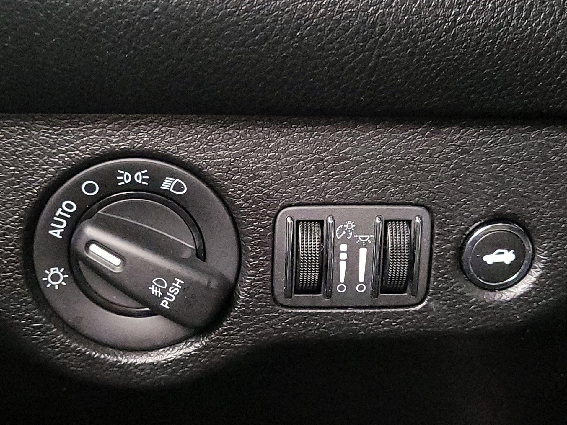 Thumbnail: 2019 Dodge Challenger - 13