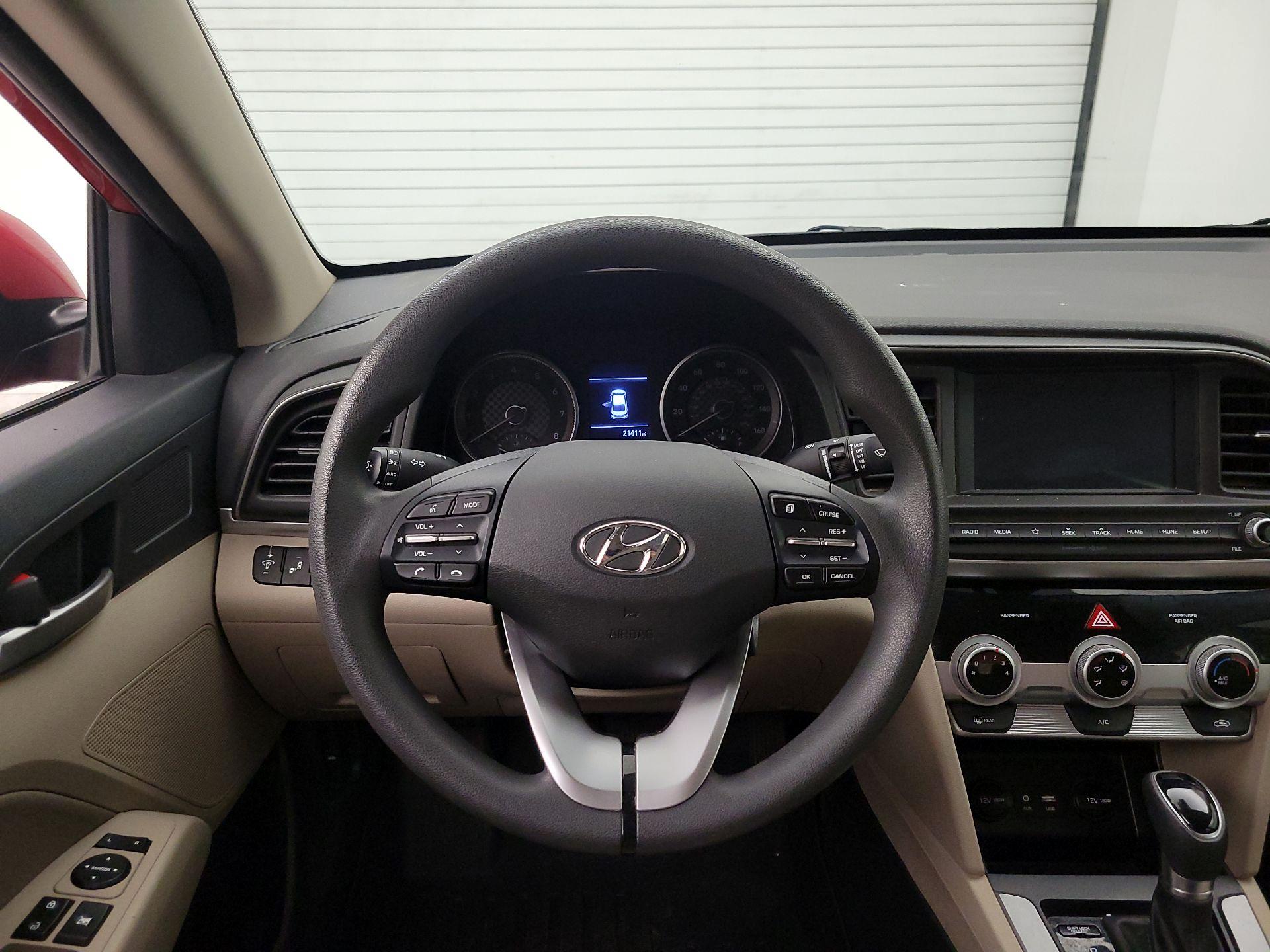 Thumbnail: 2019 Hyundai Elantra - 10