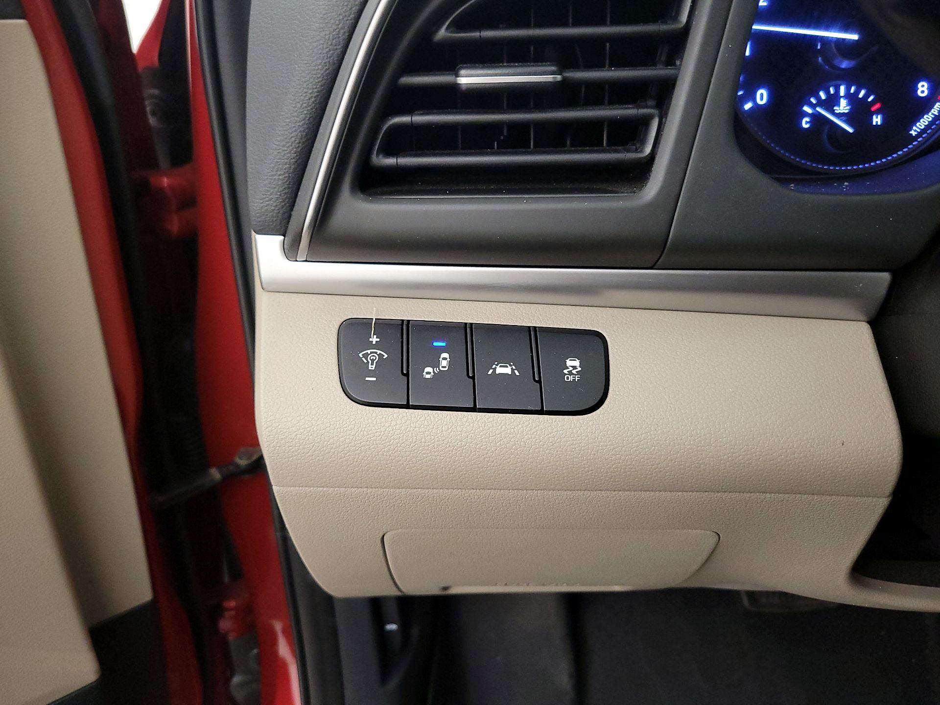 Thumbnail: 2019 Hyundai Elantra - 13