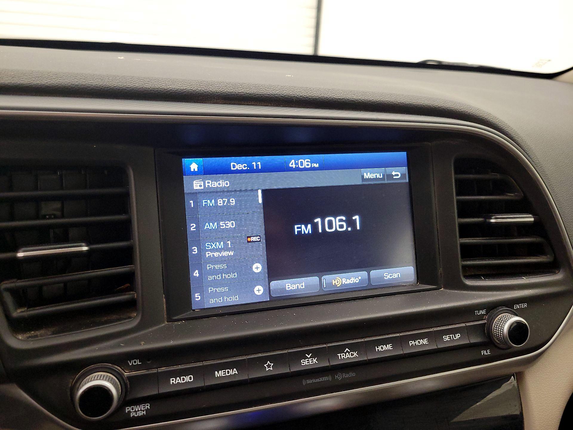 Thumbnail: 2019 Hyundai Elantra - 15