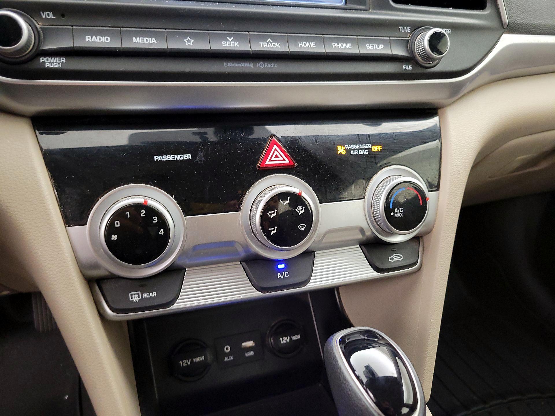 Thumbnail: 2019 Hyundai Elantra - 16