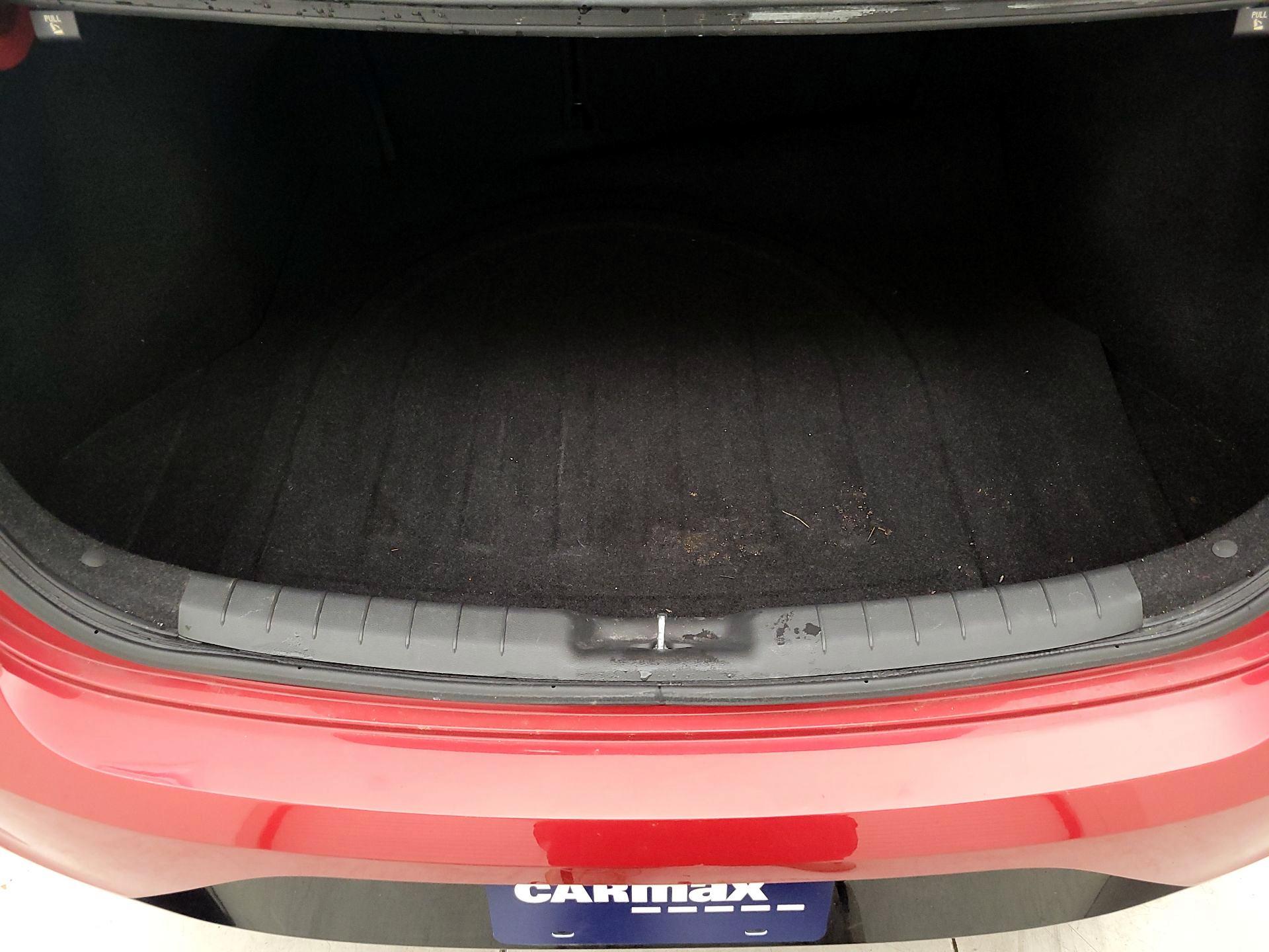 Thumbnail: 2019 Hyundai Elantra - 19