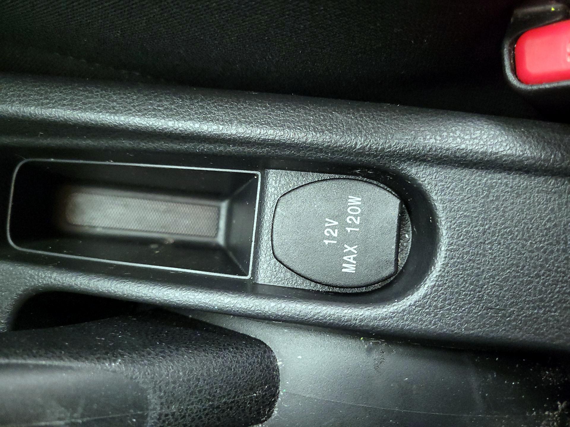 Thumbnail: 2014 Nissan Versa Note - 18