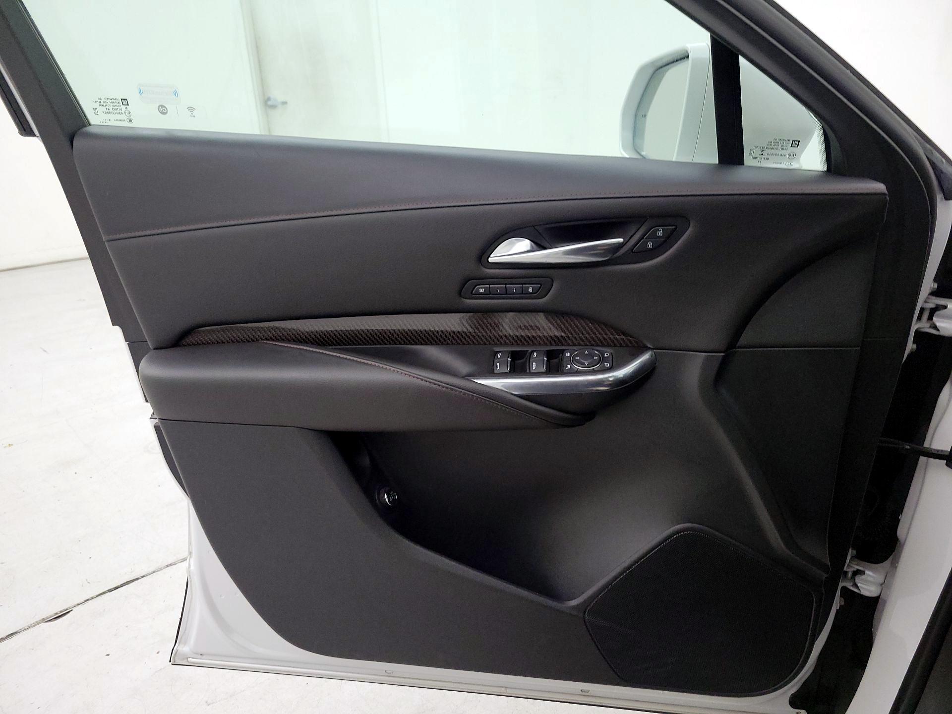 Thumbnail: 2020 Cadillac XT4 - 12