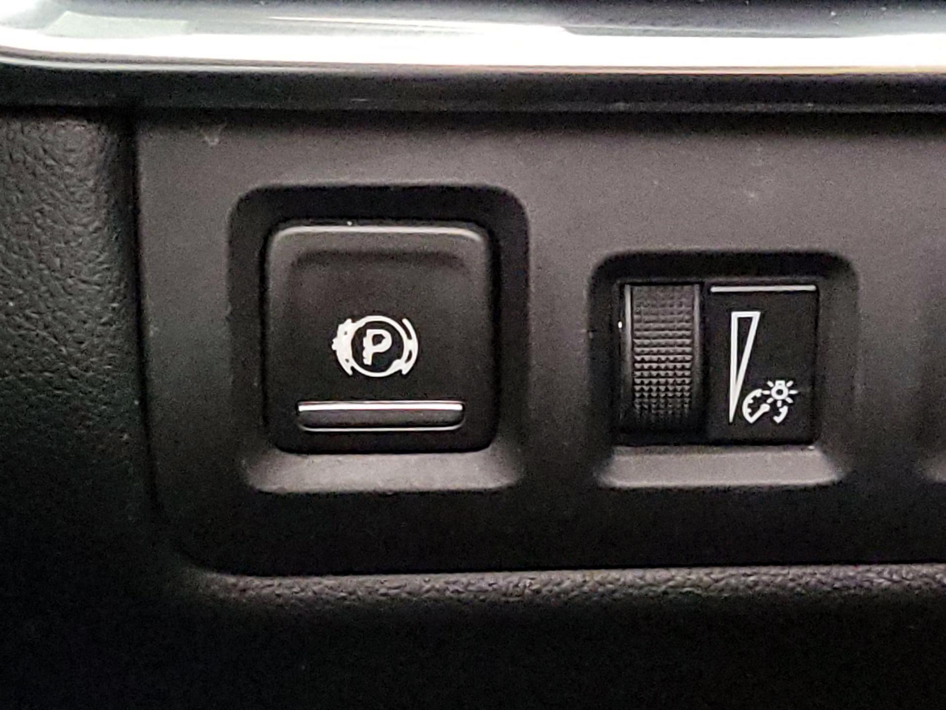 Thumbnail: 2020 Cadillac XT4 - 13