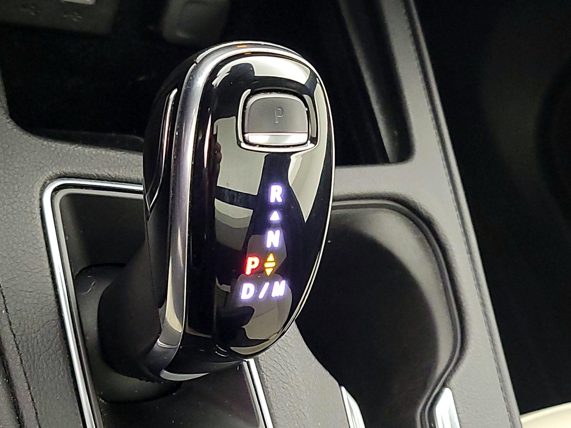 Thumbnail: 2020 Cadillac XT4 - 17