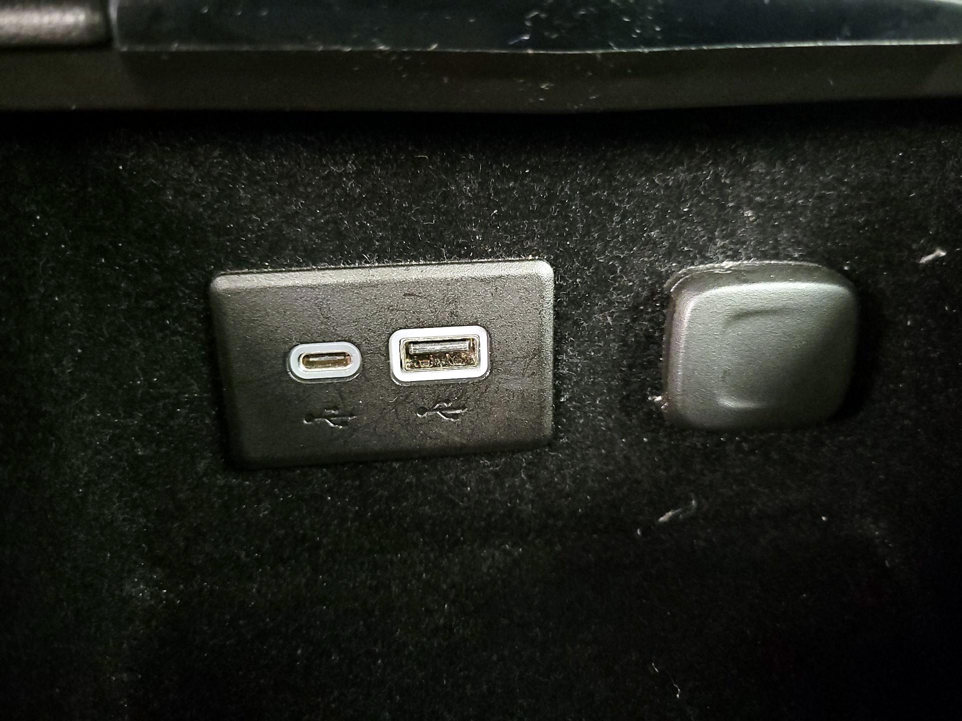 Thumbnail: 2020 Cadillac XT4 - 18