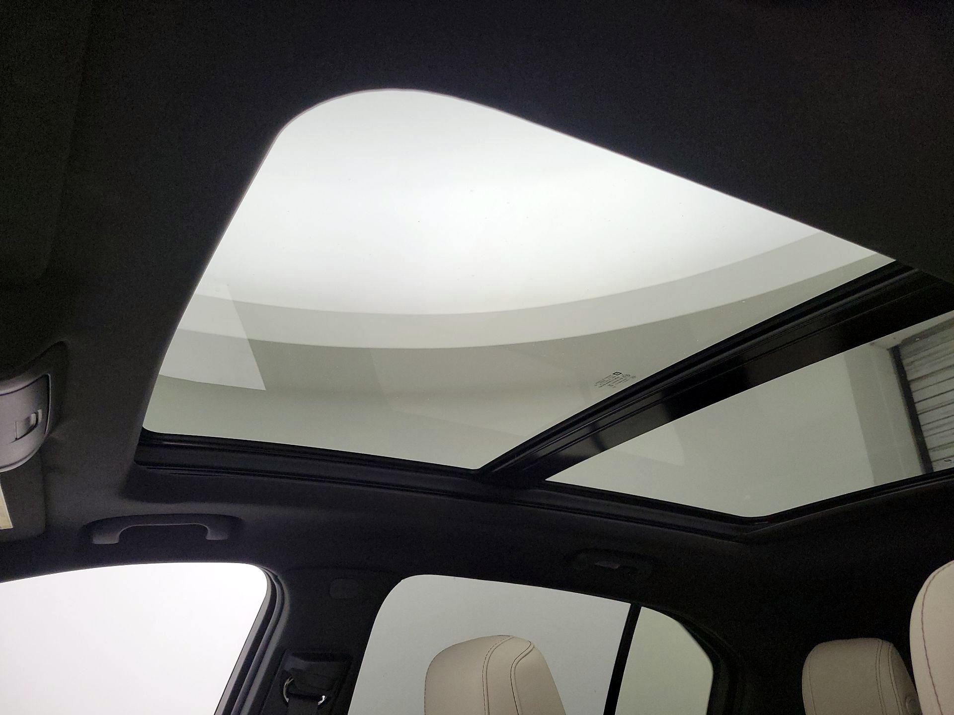 Thumbnail: 2020 Cadillac XT4 - 19