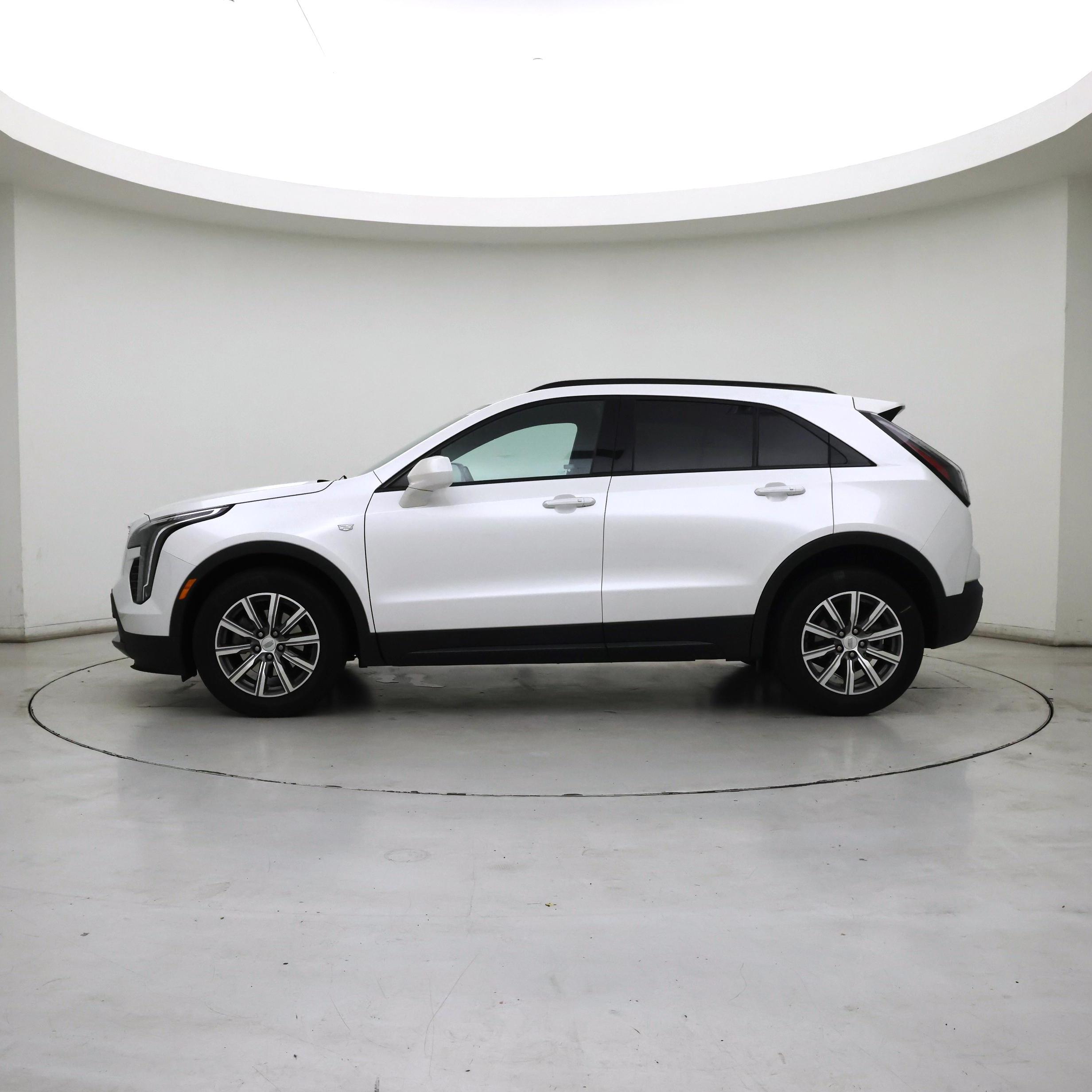 Thumbnail: 2020 Cadillac XT4 - 3