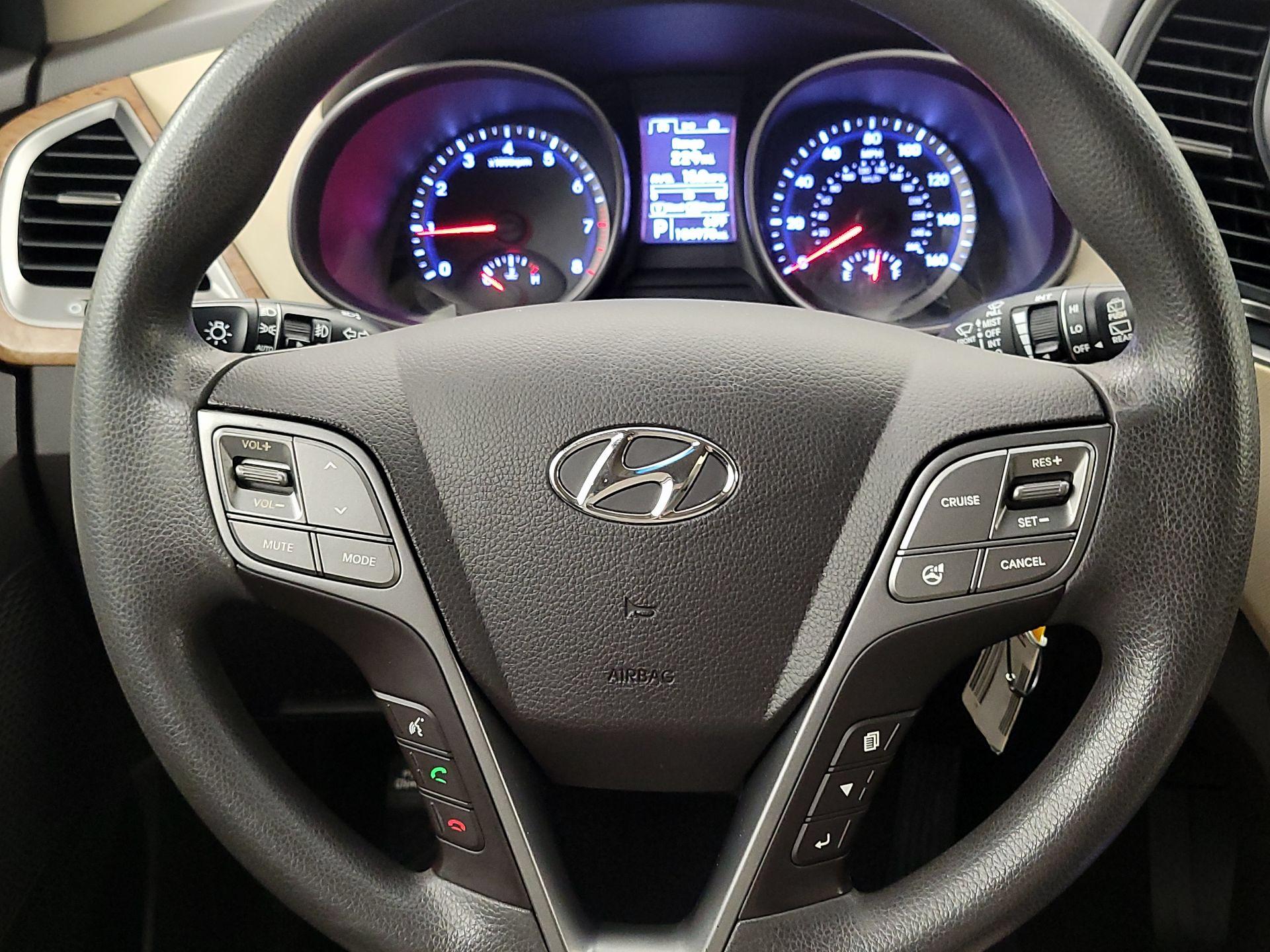 Thumbnail: 2016 Hyundai Santa Fe - 10