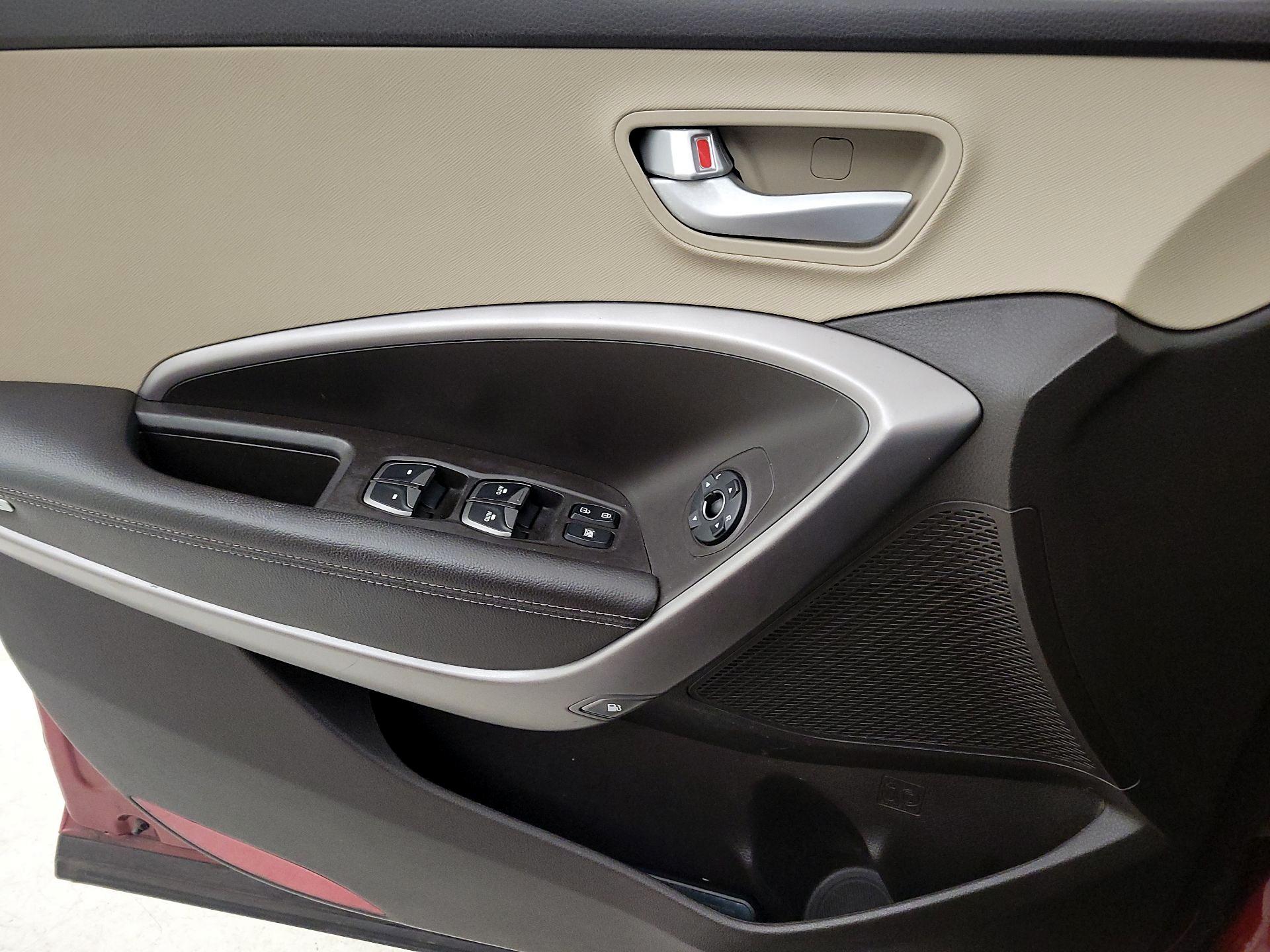 Thumbnail: 2016 Hyundai Santa Fe - 12