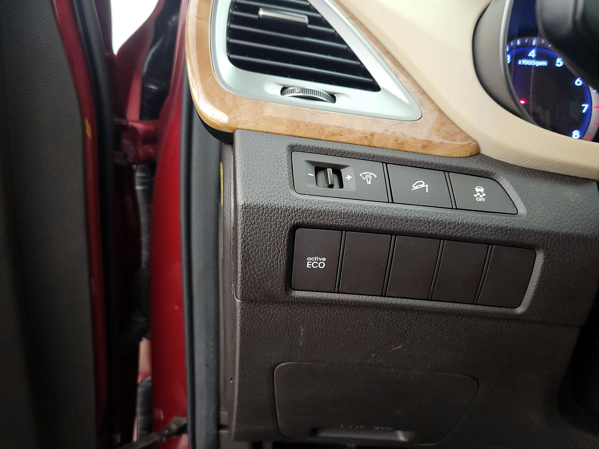 Thumbnail: 2016 Hyundai Santa Fe - 13