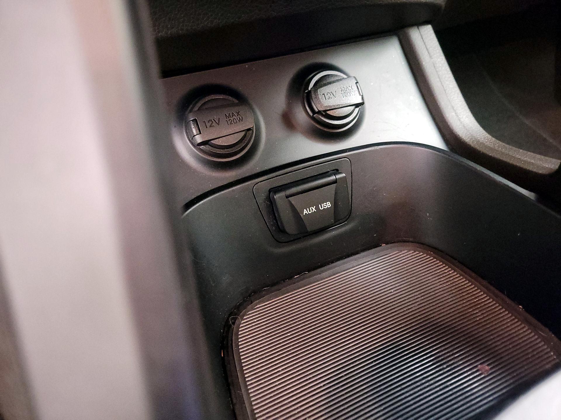 Thumbnail: 2016 Hyundai Santa Fe - 18