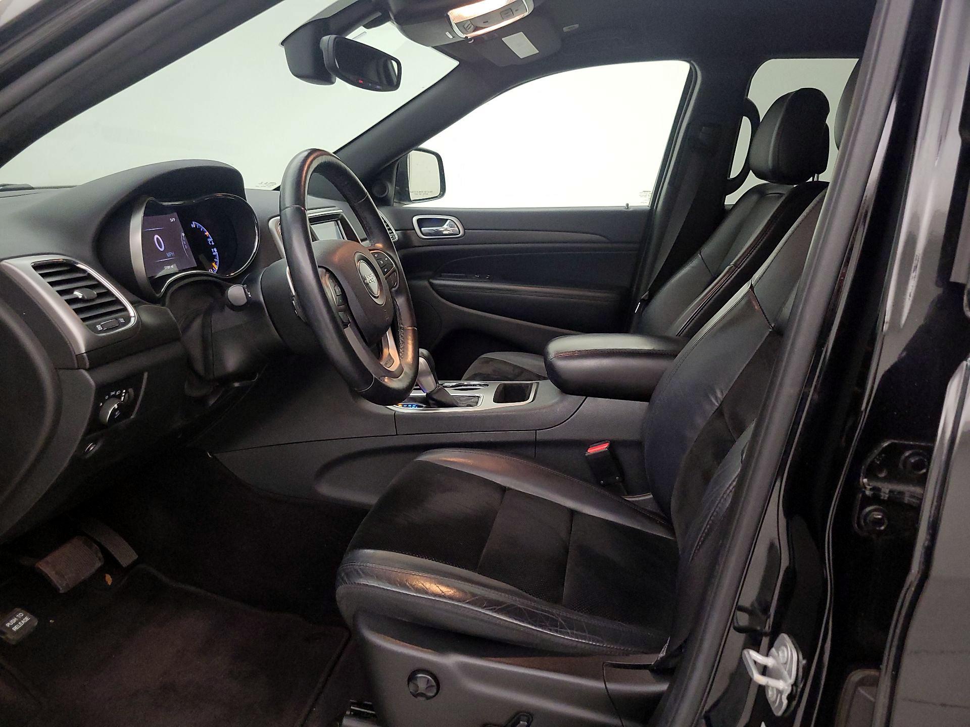 Thumbnail: 2017 Jeep Grand Cherokee - 11