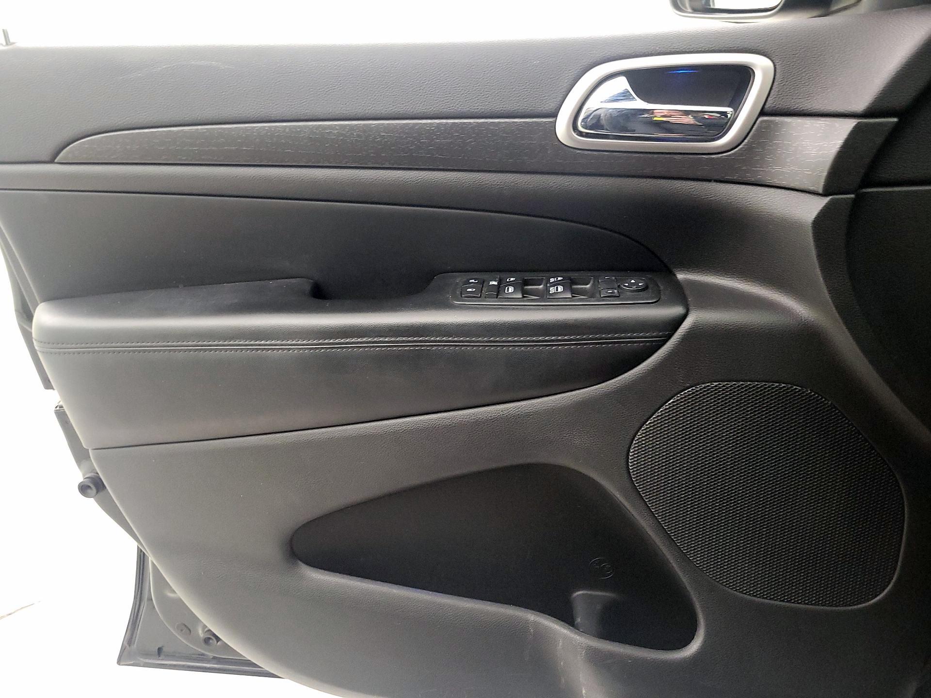 Thumbnail: 2017 Jeep Grand Cherokee - 12