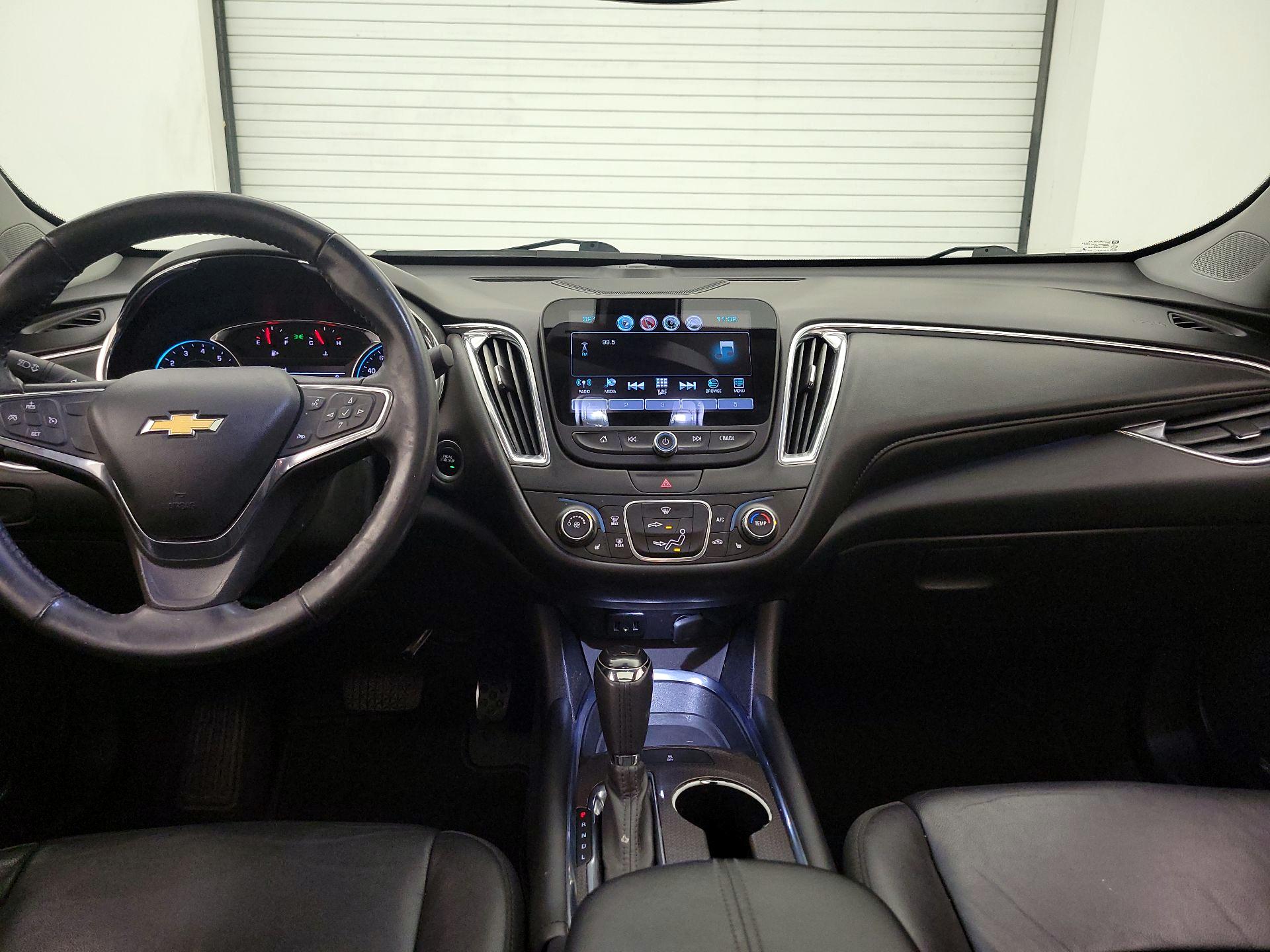 Thumbnail: 2018 Chevrolet Malibu - 9