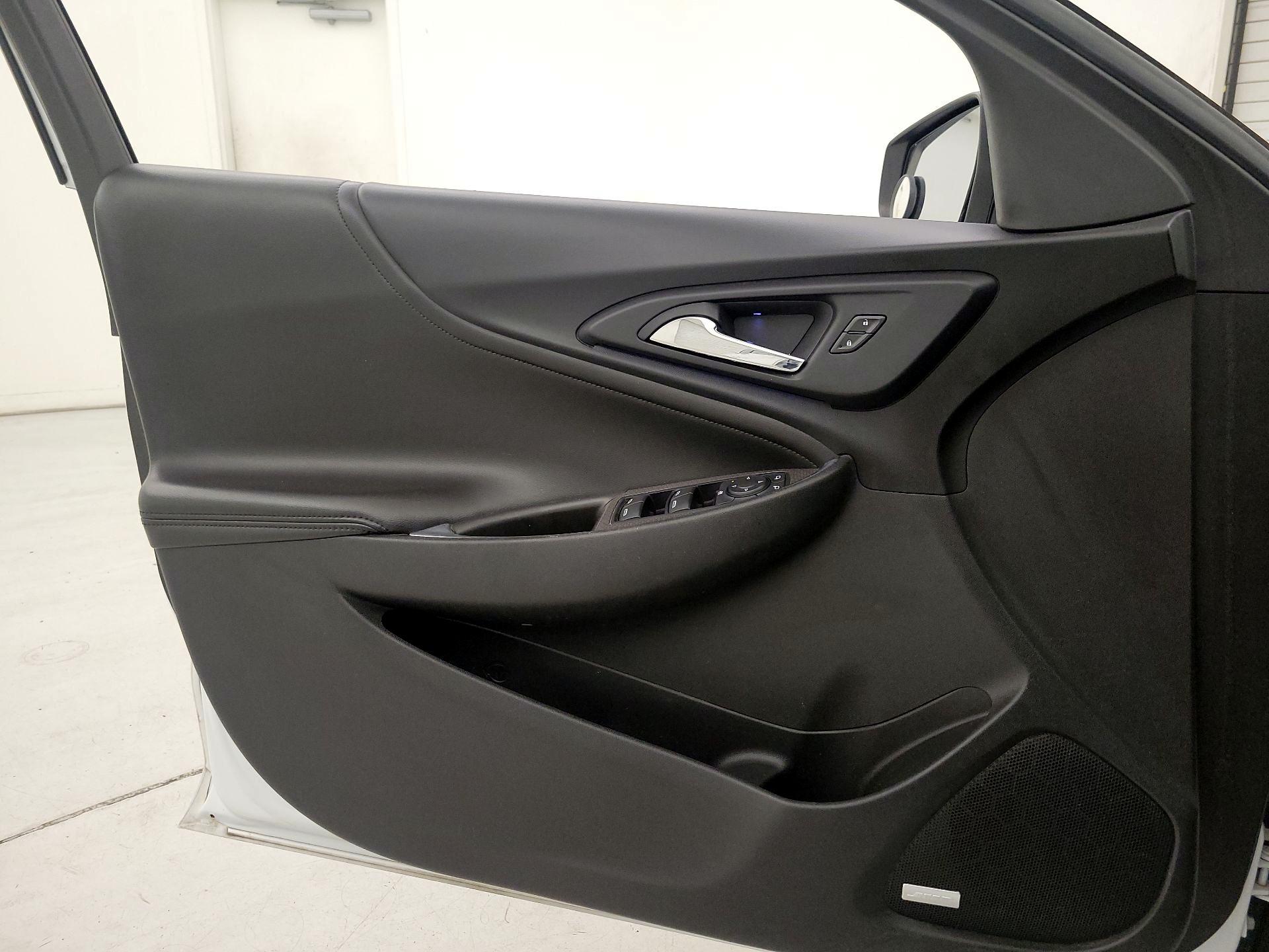 Thumbnail: 2018 Chevrolet Malibu - 12