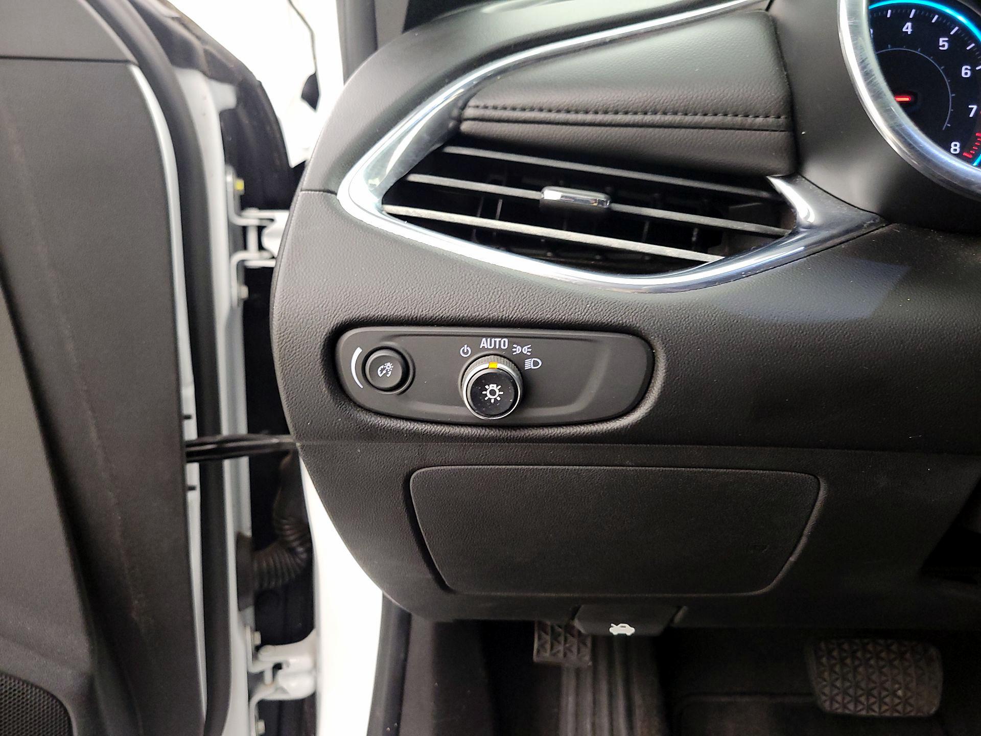 Thumbnail: 2018 Chevrolet Malibu - 13