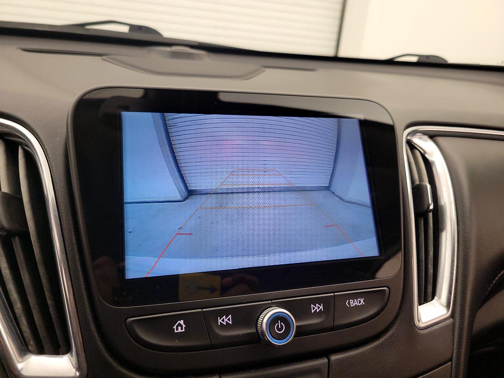 Thumbnail: 2018 Chevrolet Malibu - 14