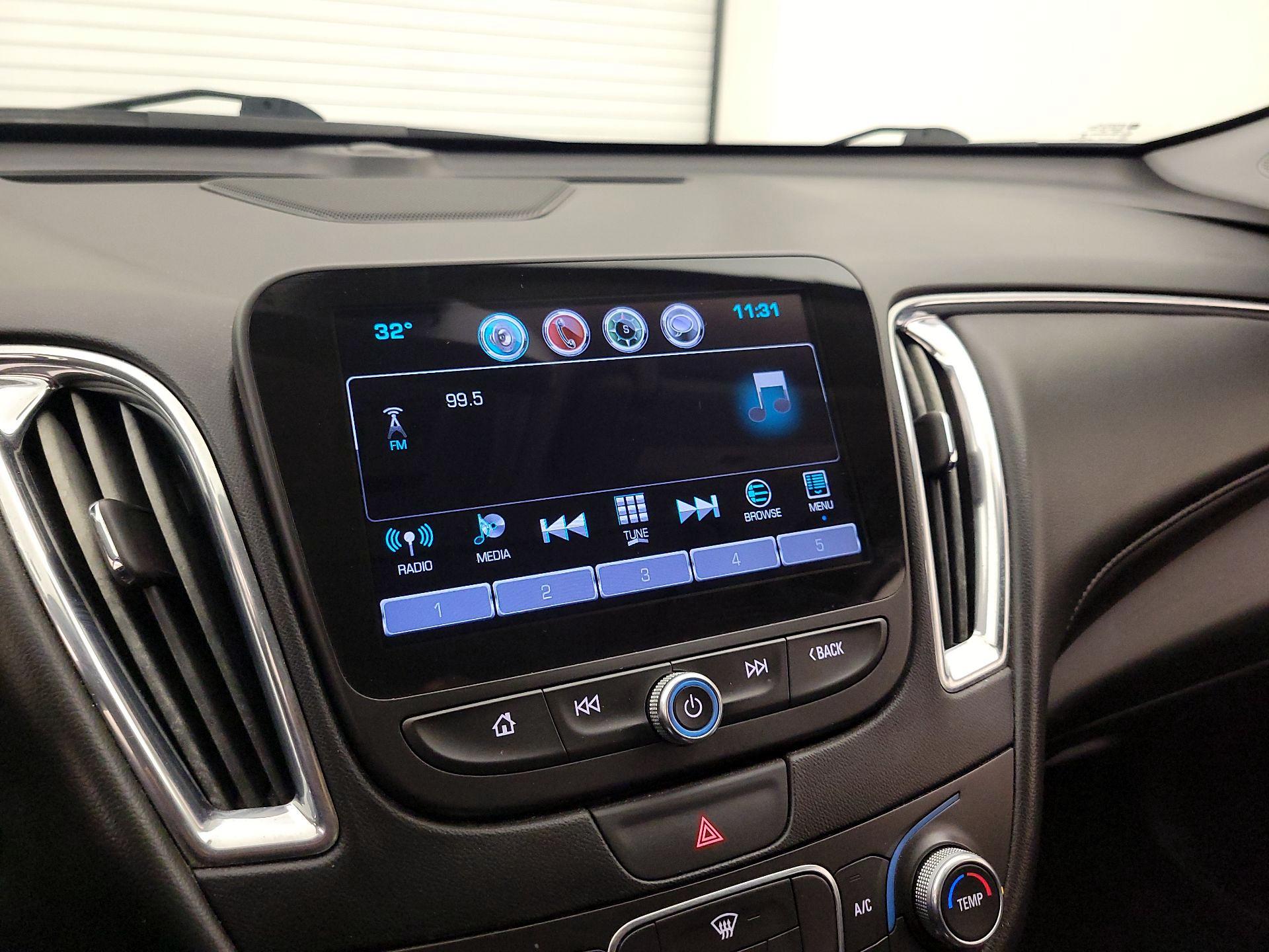 Thumbnail: 2018 Chevrolet Malibu - 15