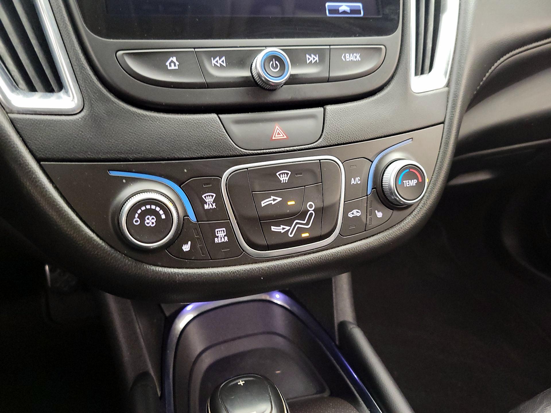 Thumbnail: 2018 Chevrolet Malibu - 16