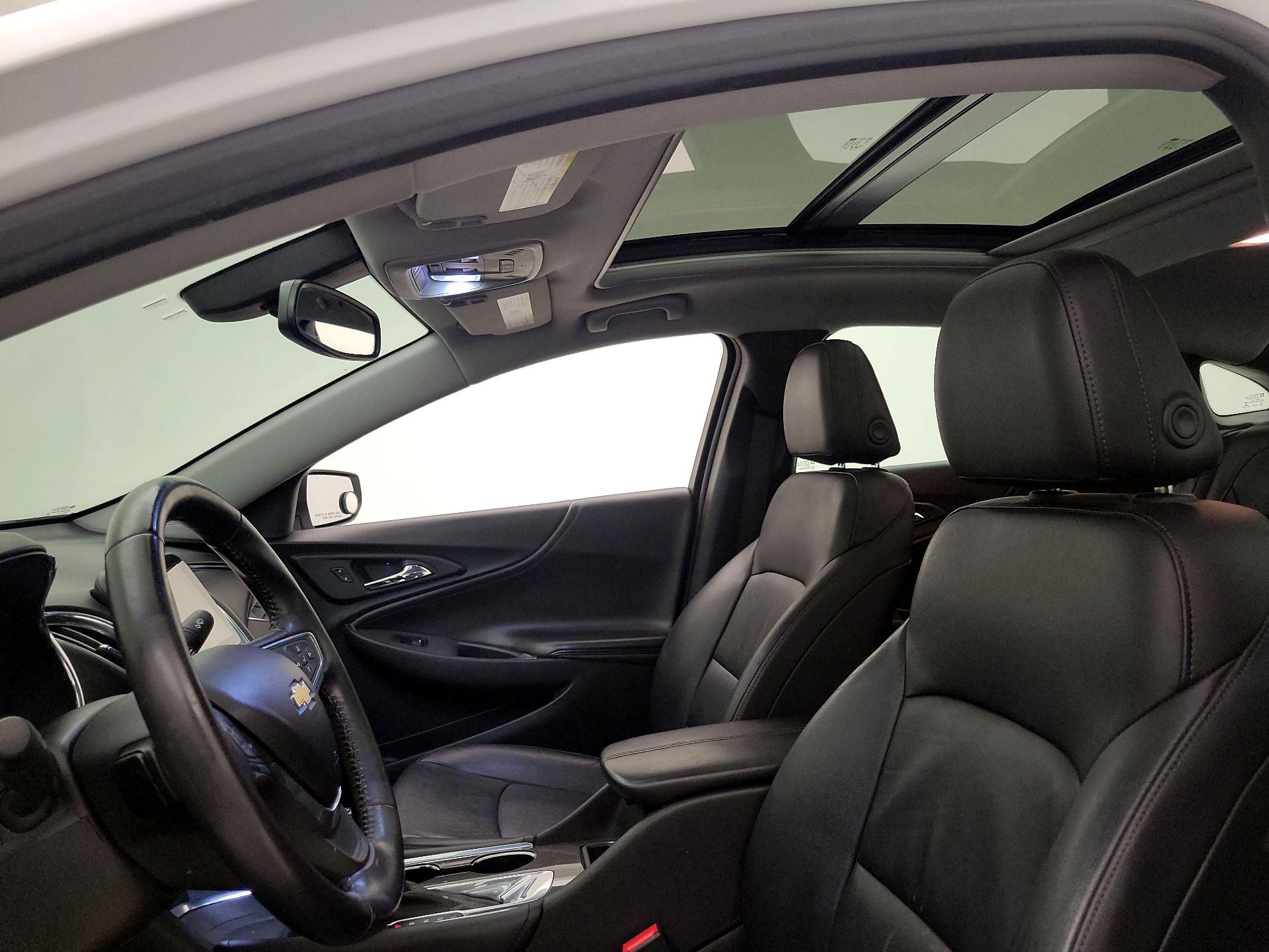 Thumbnail: 2018 Chevrolet Malibu - 19