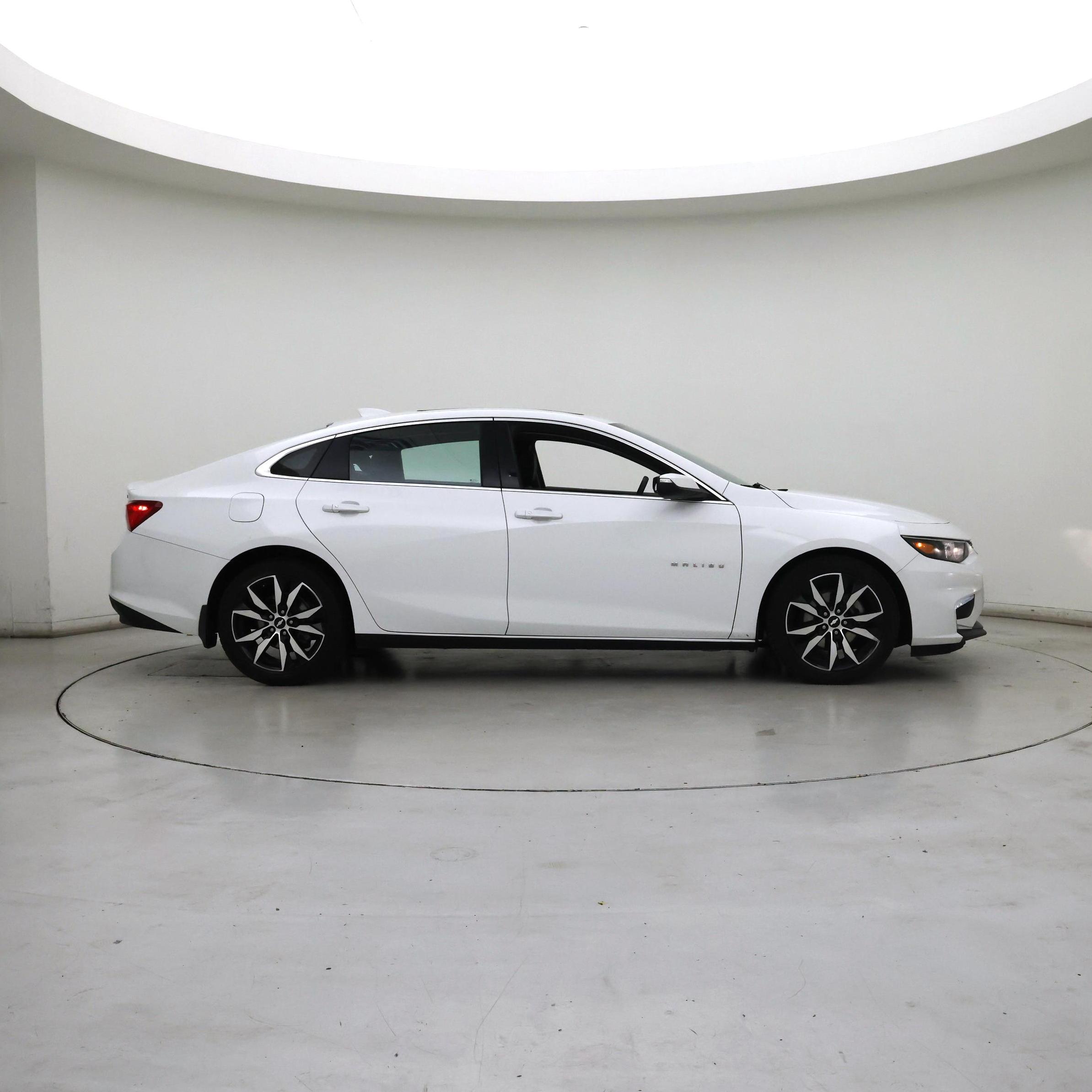 Thumbnail: 2018 Chevrolet Malibu - 7