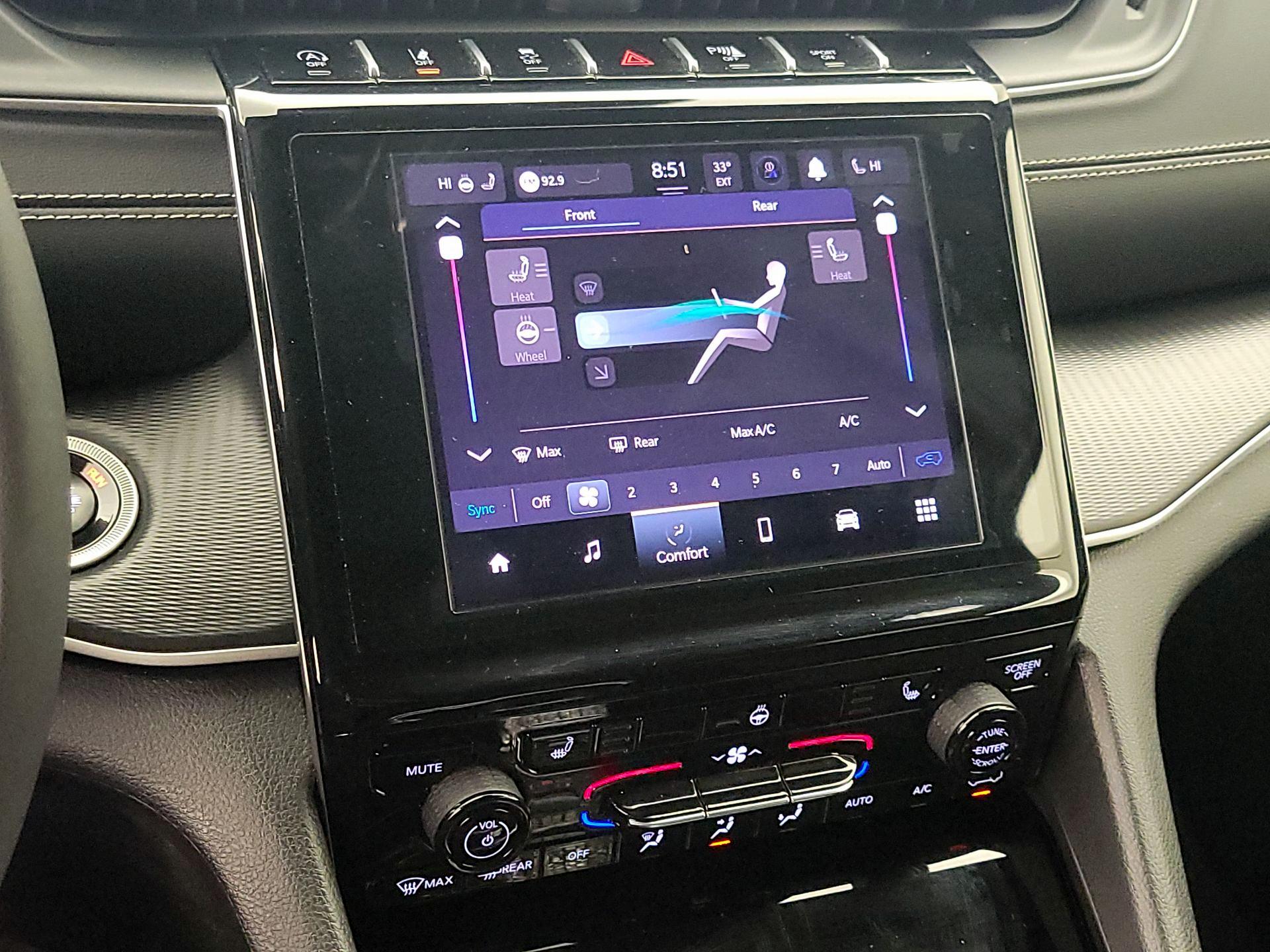 Thumbnail: 2024 Jeep Grand Cherokee L - 16