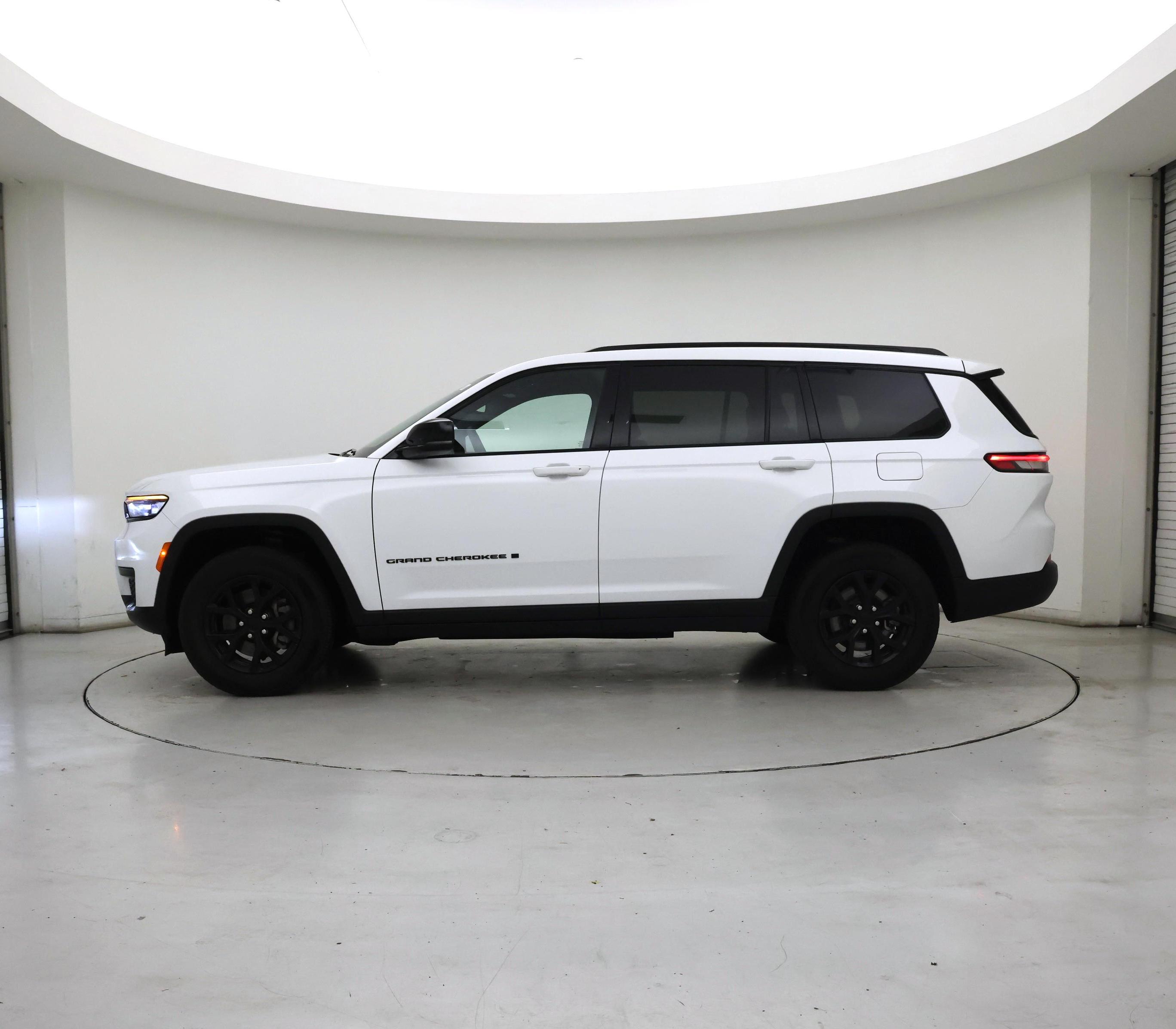 Thumbnail: 2024 Jeep Grand Cherokee L - 3