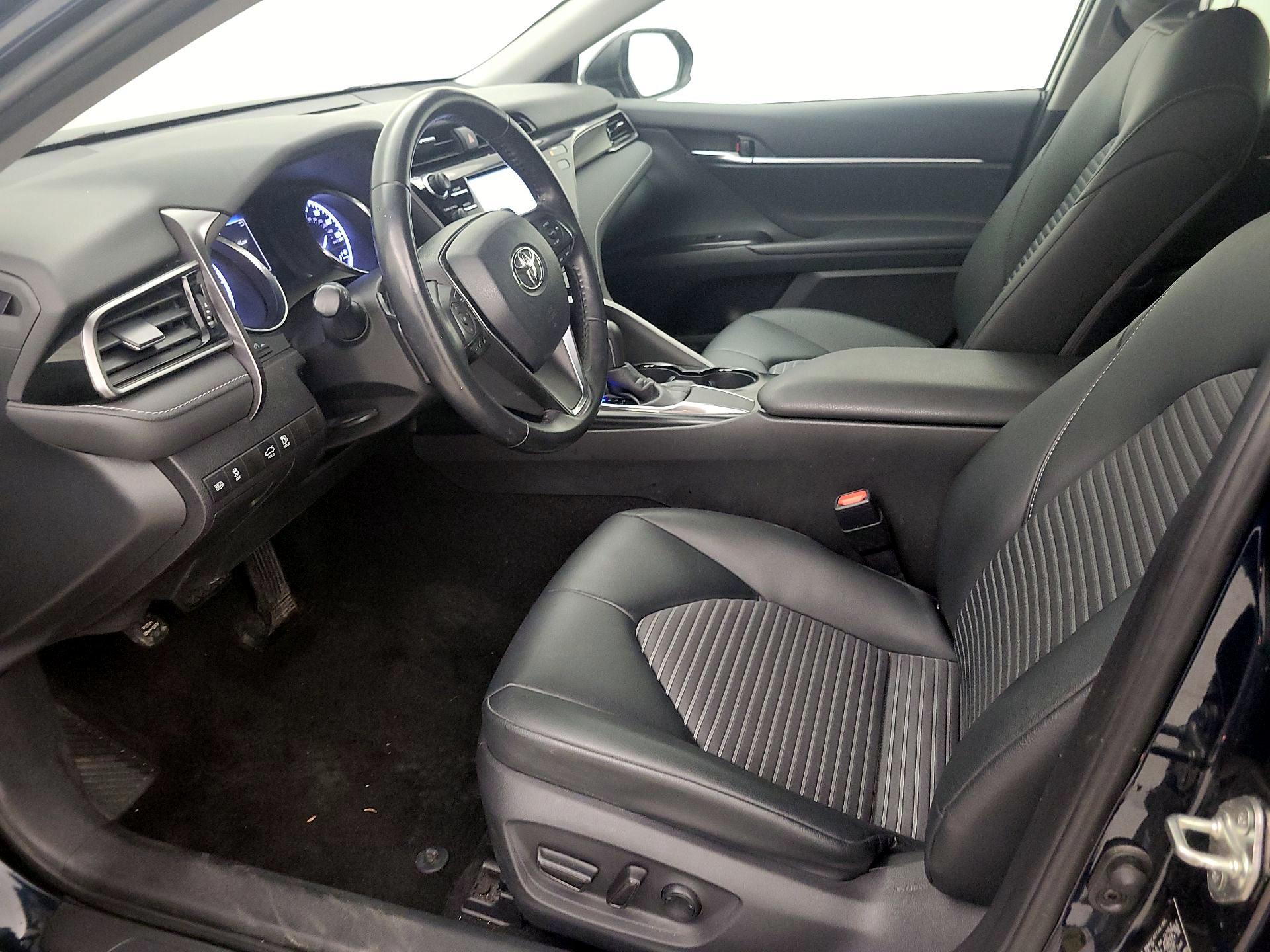 Thumbnail: 2019 Toyota Camry - 11