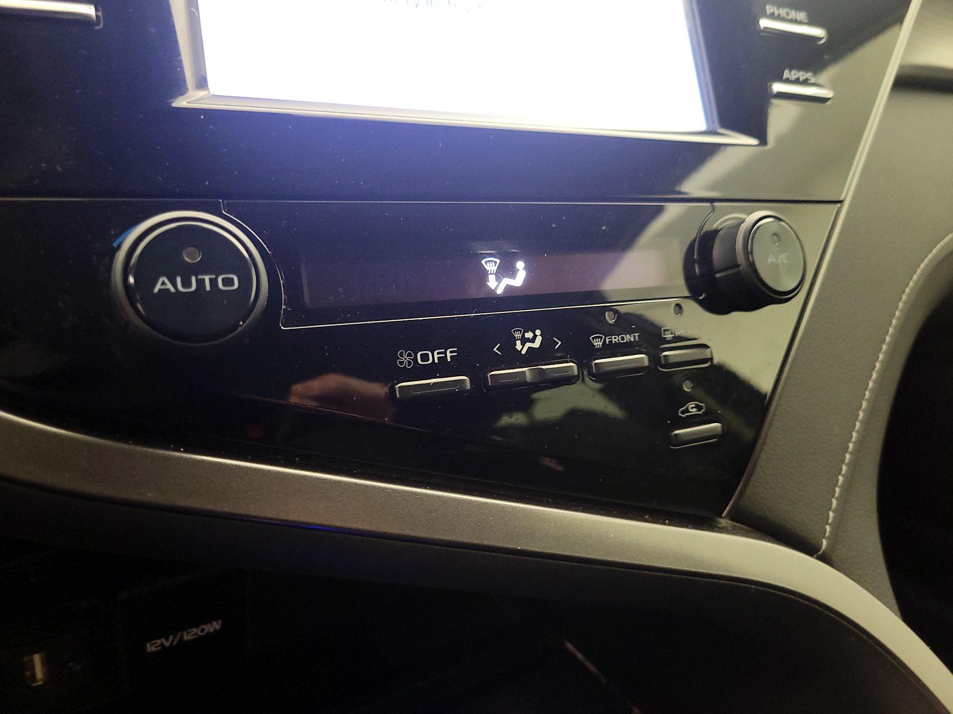 Thumbnail: 2019 Toyota Camry - 16