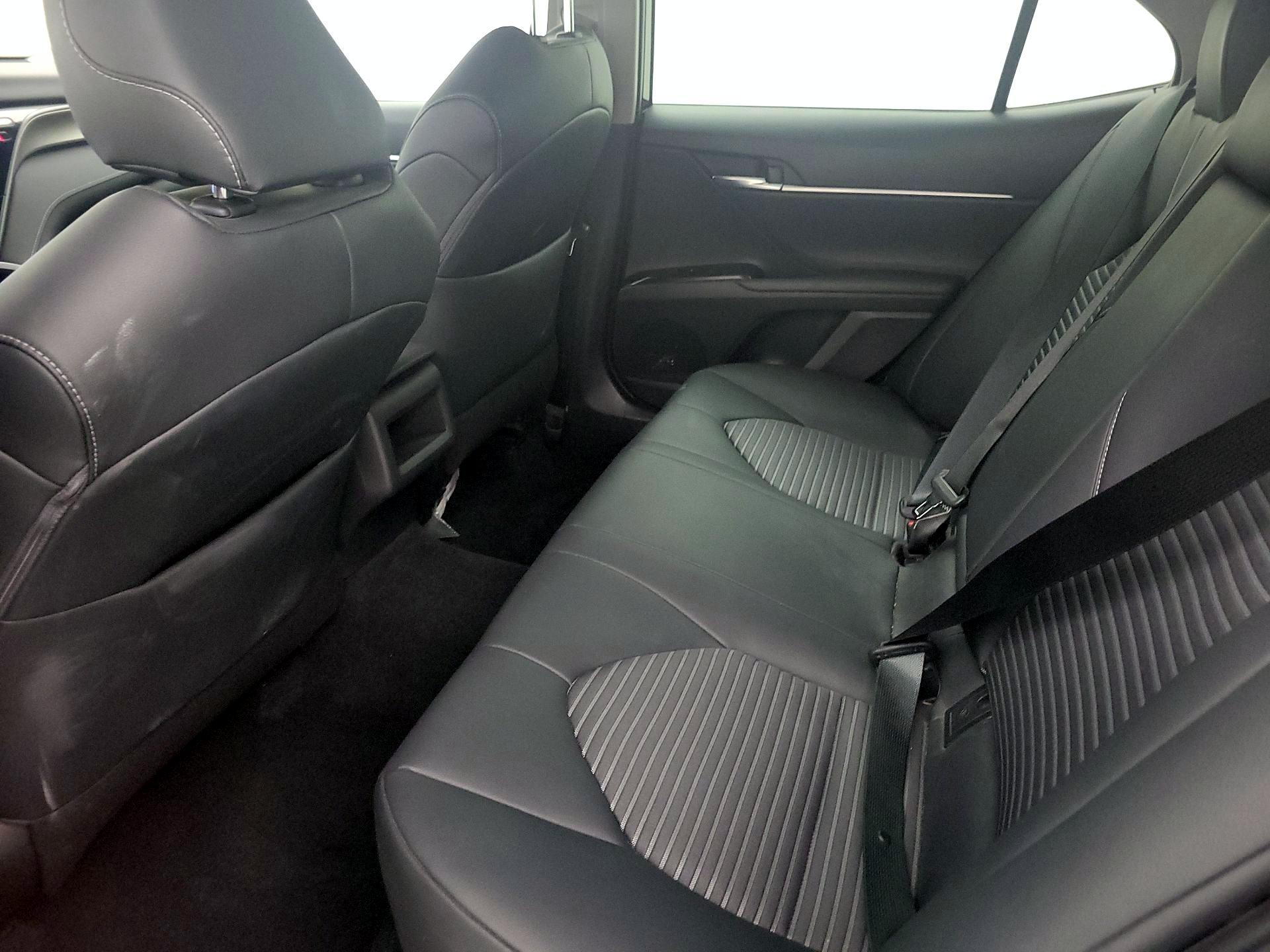 Thumbnail: 2019 Toyota Camry - 18