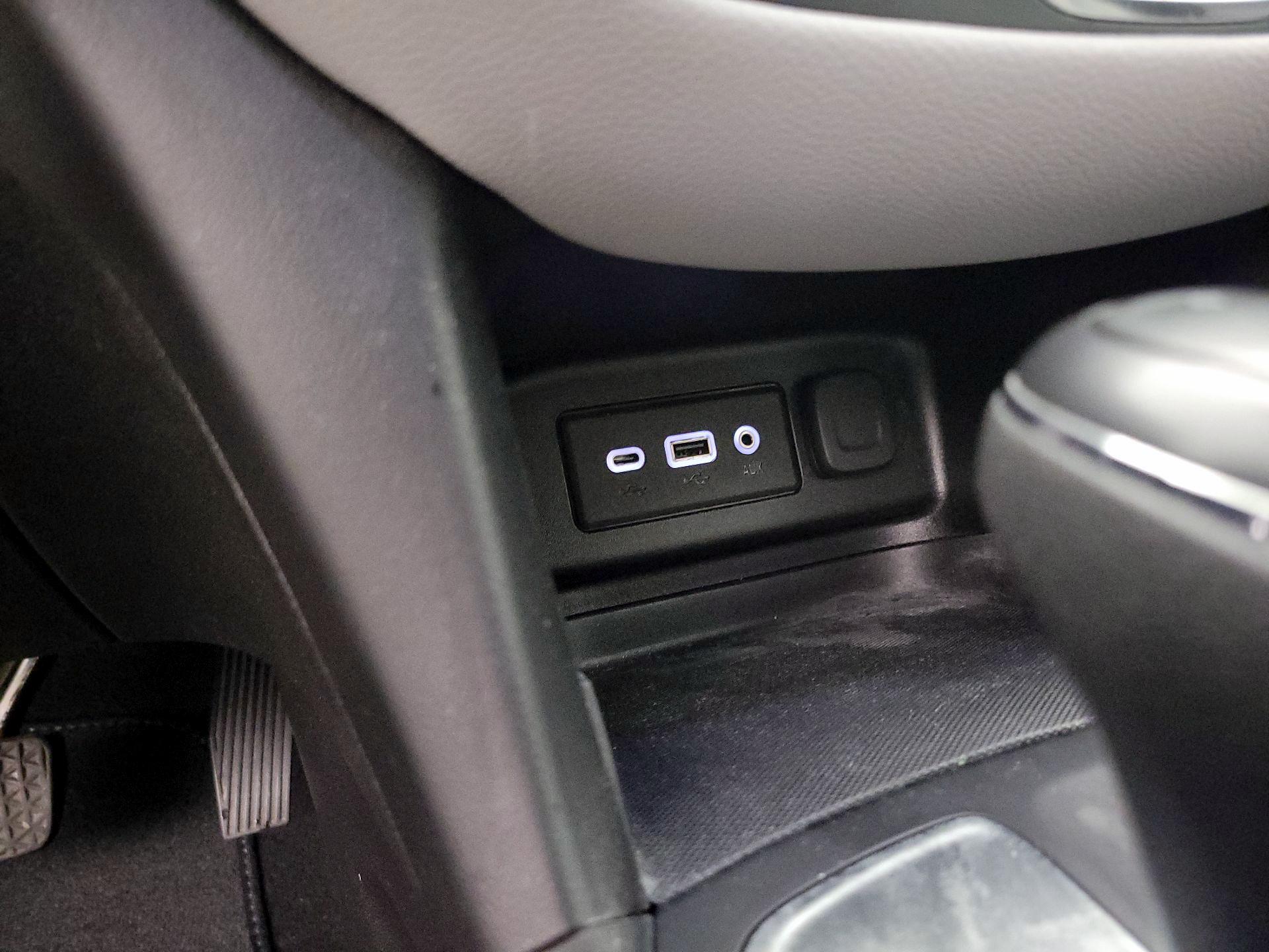 Thumbnail: 2021 Chevrolet Equinox - 18