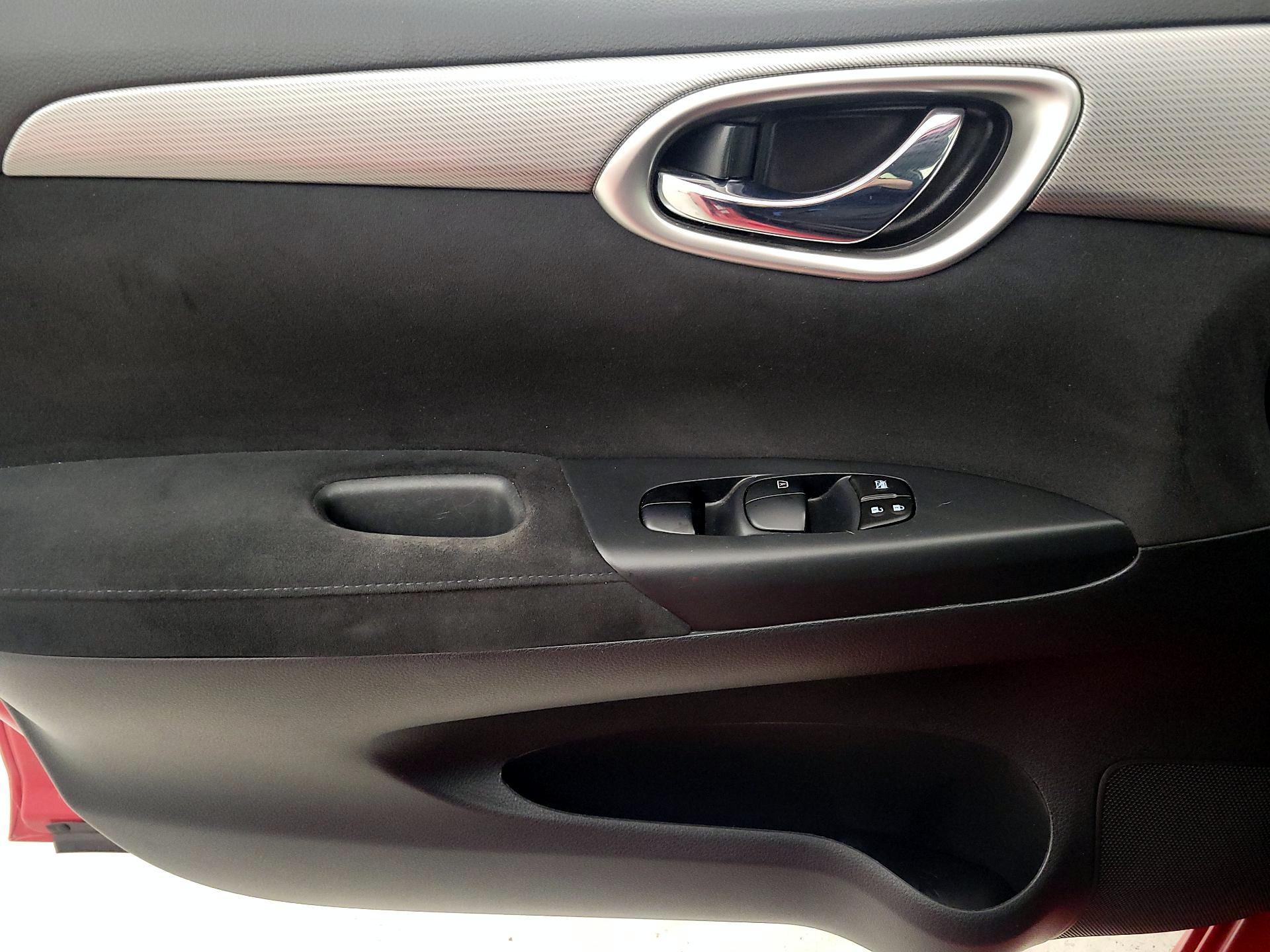 Thumbnail: 2015 Nissan Sentra - 12