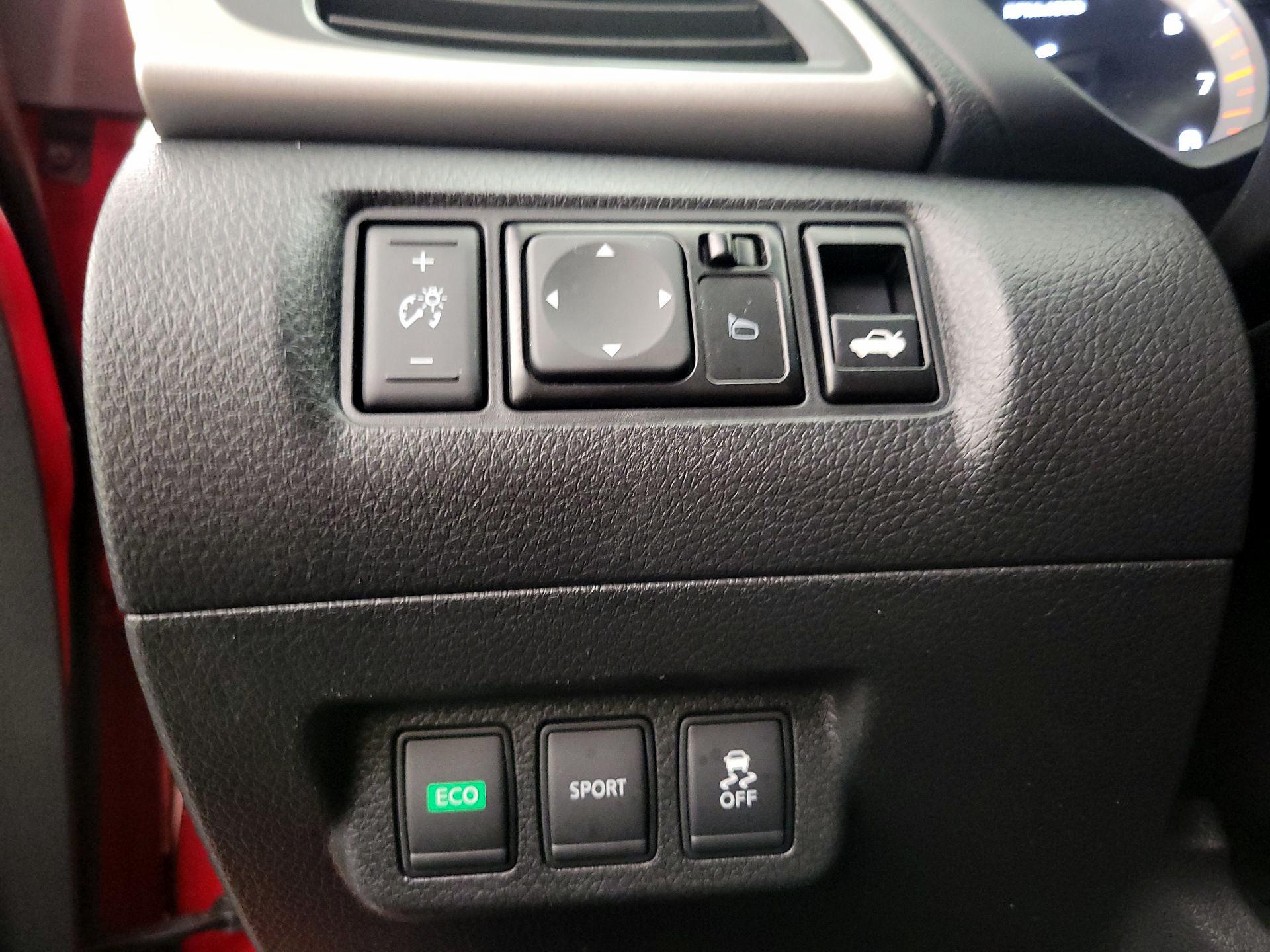 Thumbnail: 2015 Nissan Sentra - 13