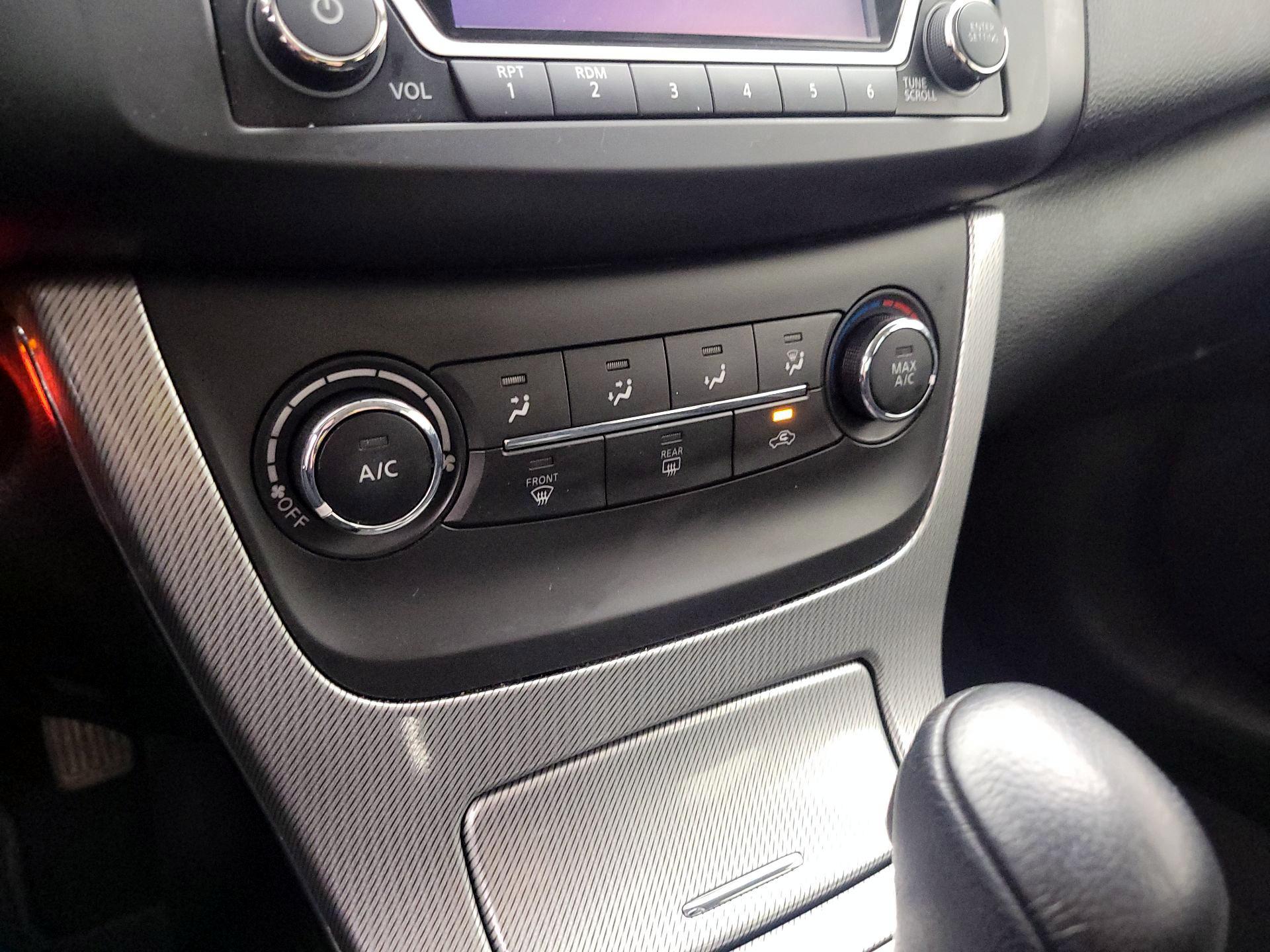 Thumbnail: 2015 Nissan Sentra - 16