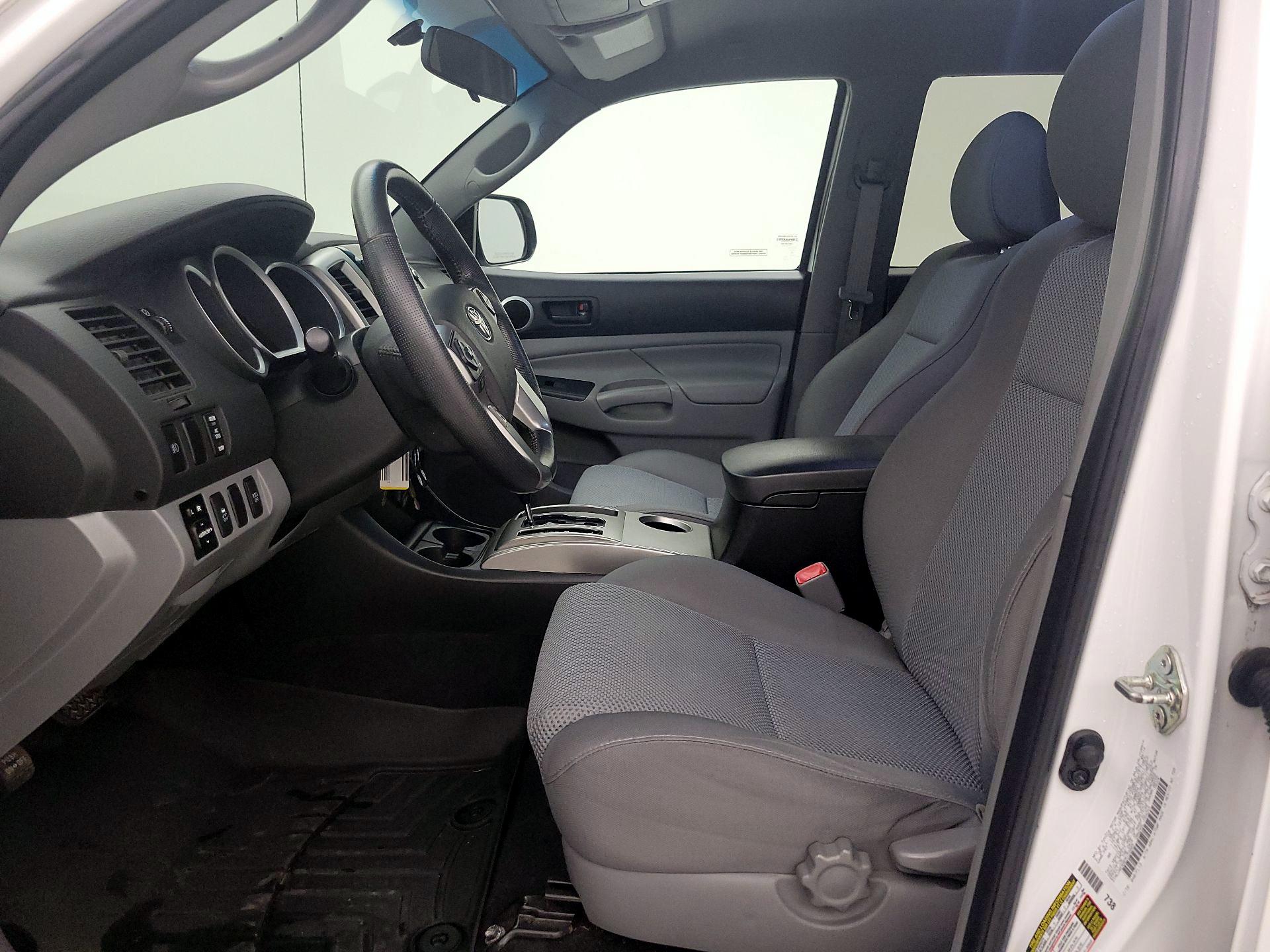 Thumbnail: 2014 Toyota Tacoma - 11